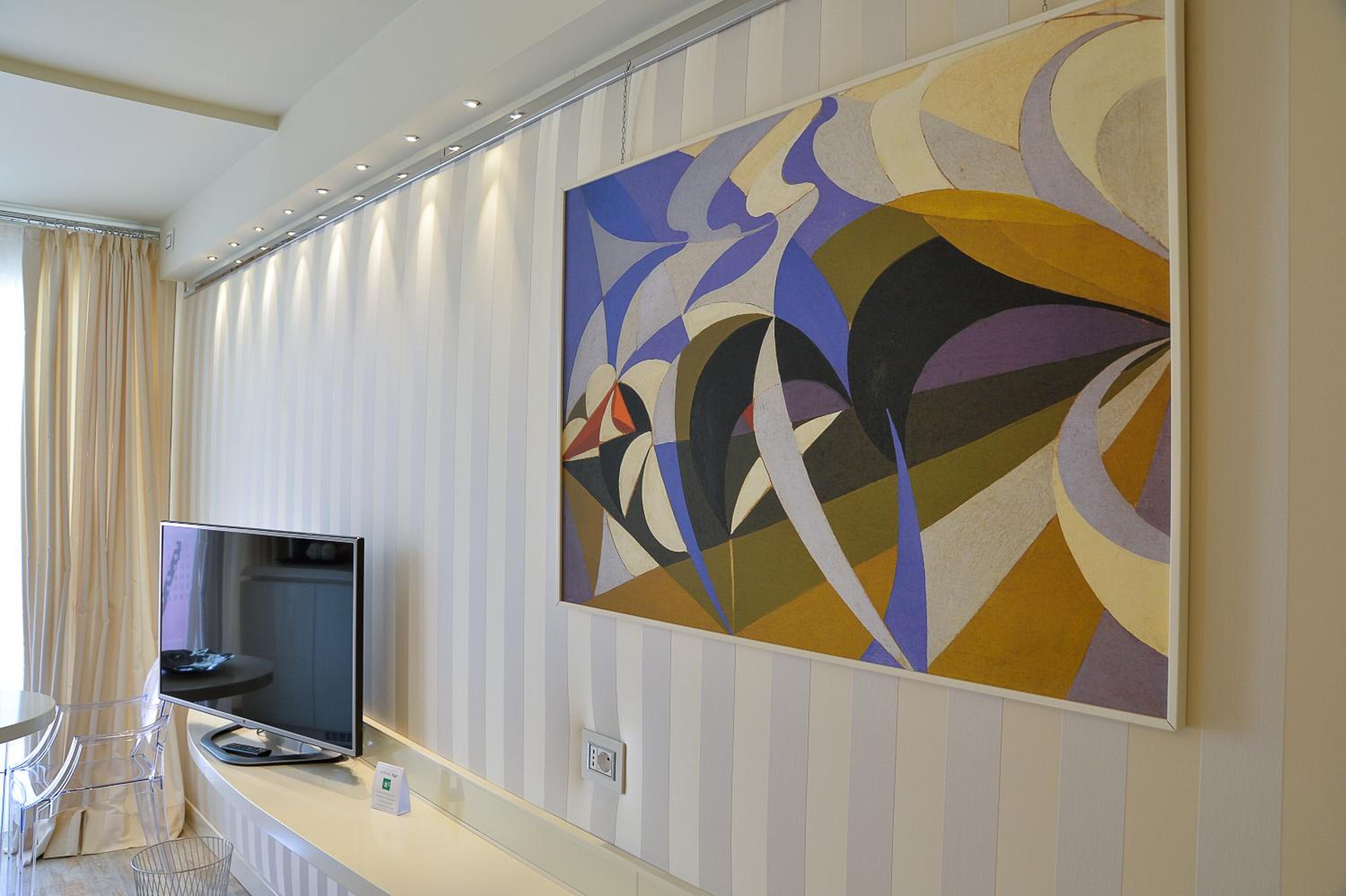 Junior Suite with Lake View - Photo 7
