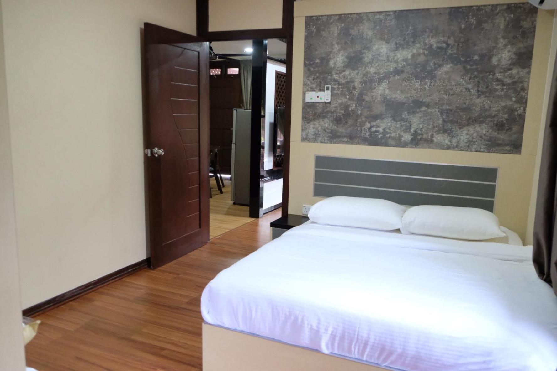 Two-Bedroom Chalet - Photo 5