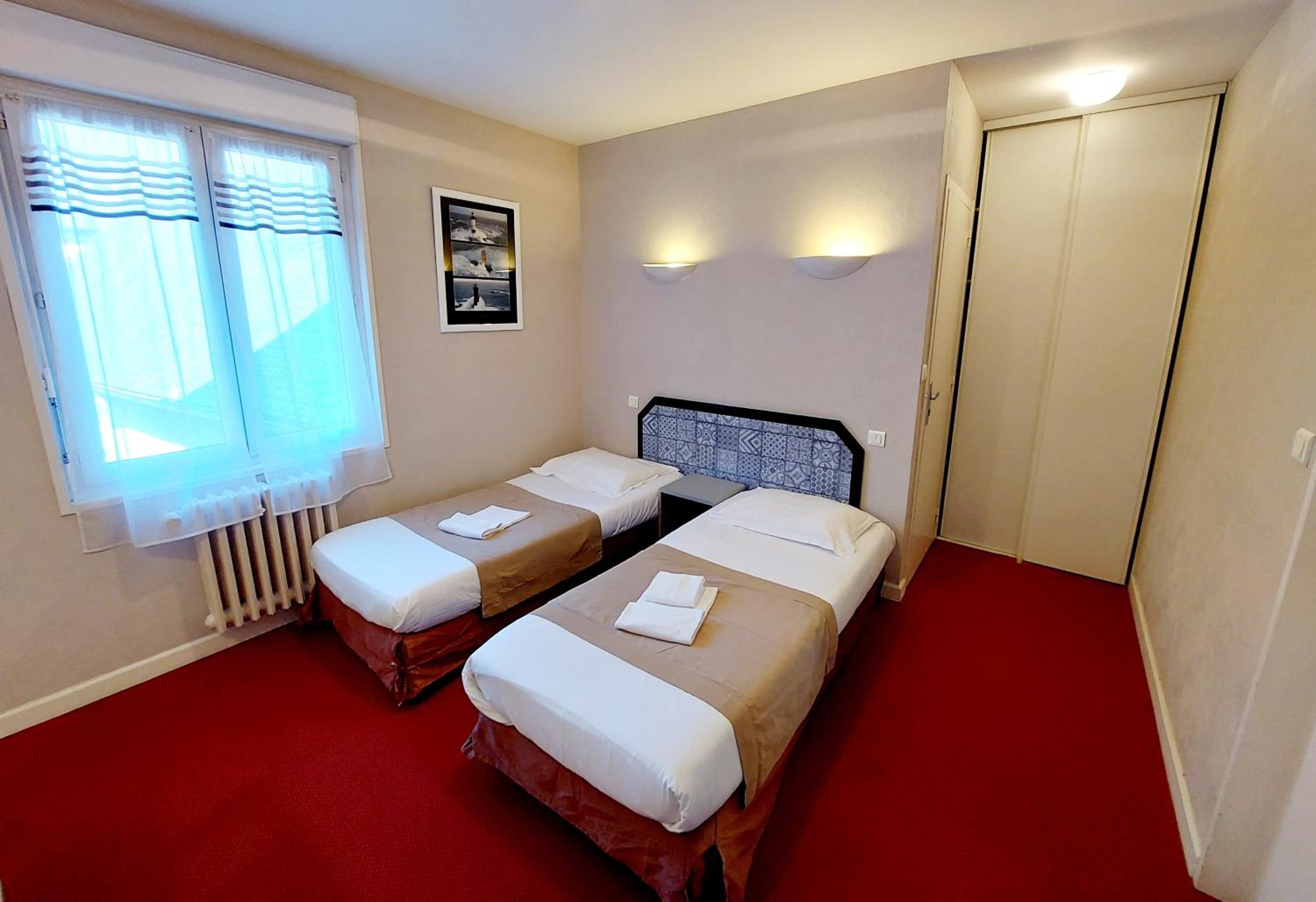 Twin Room - Photo 4