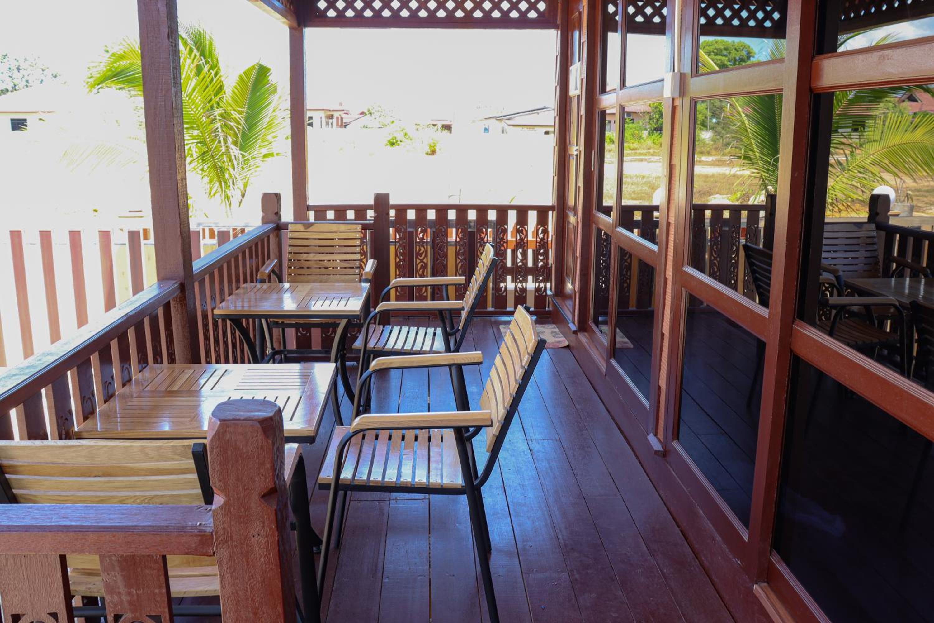 One-Bedroom Chalet - Photo 2