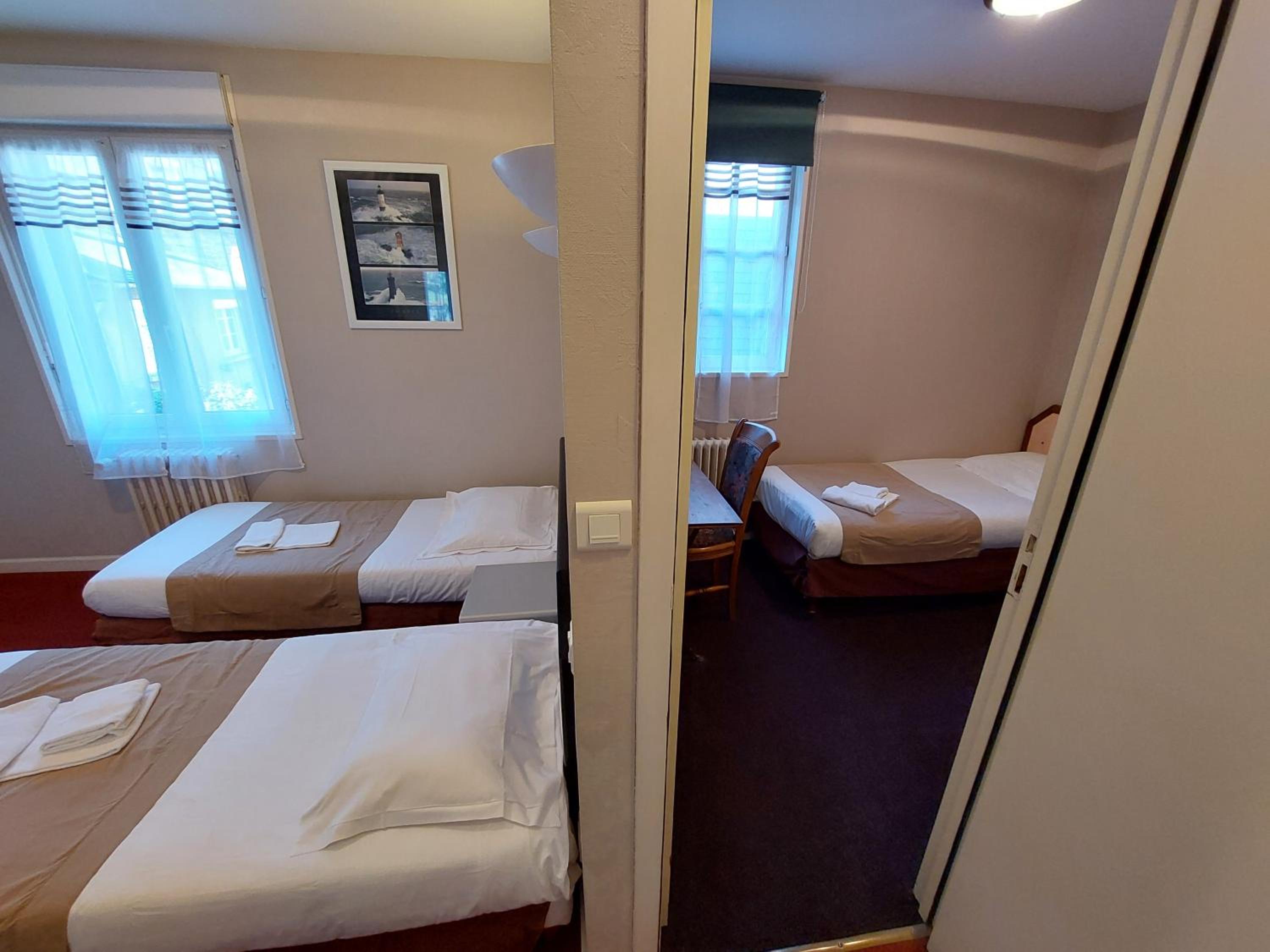 Classic Triple Room - Photo 2