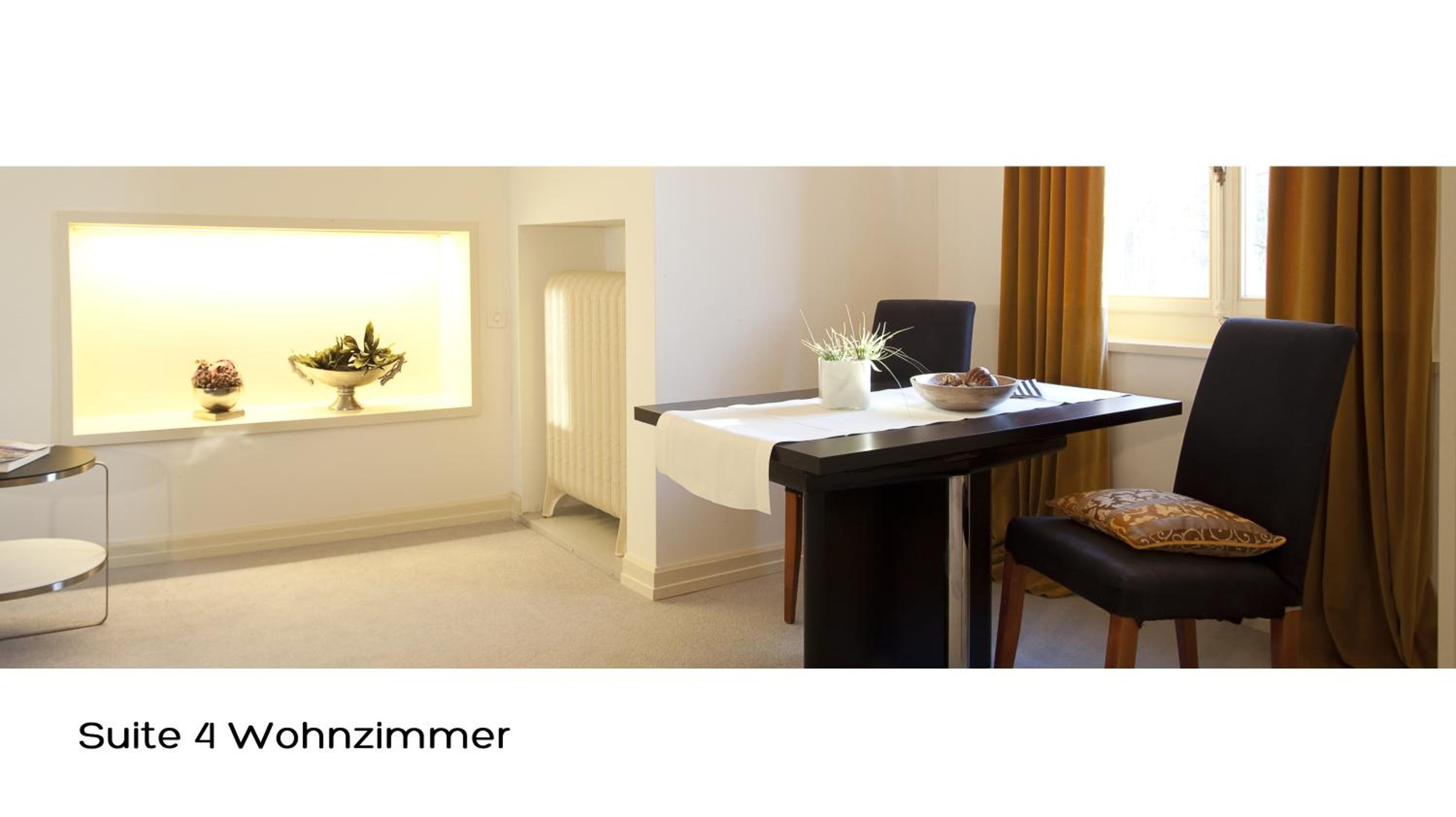 Suite - Photo 23