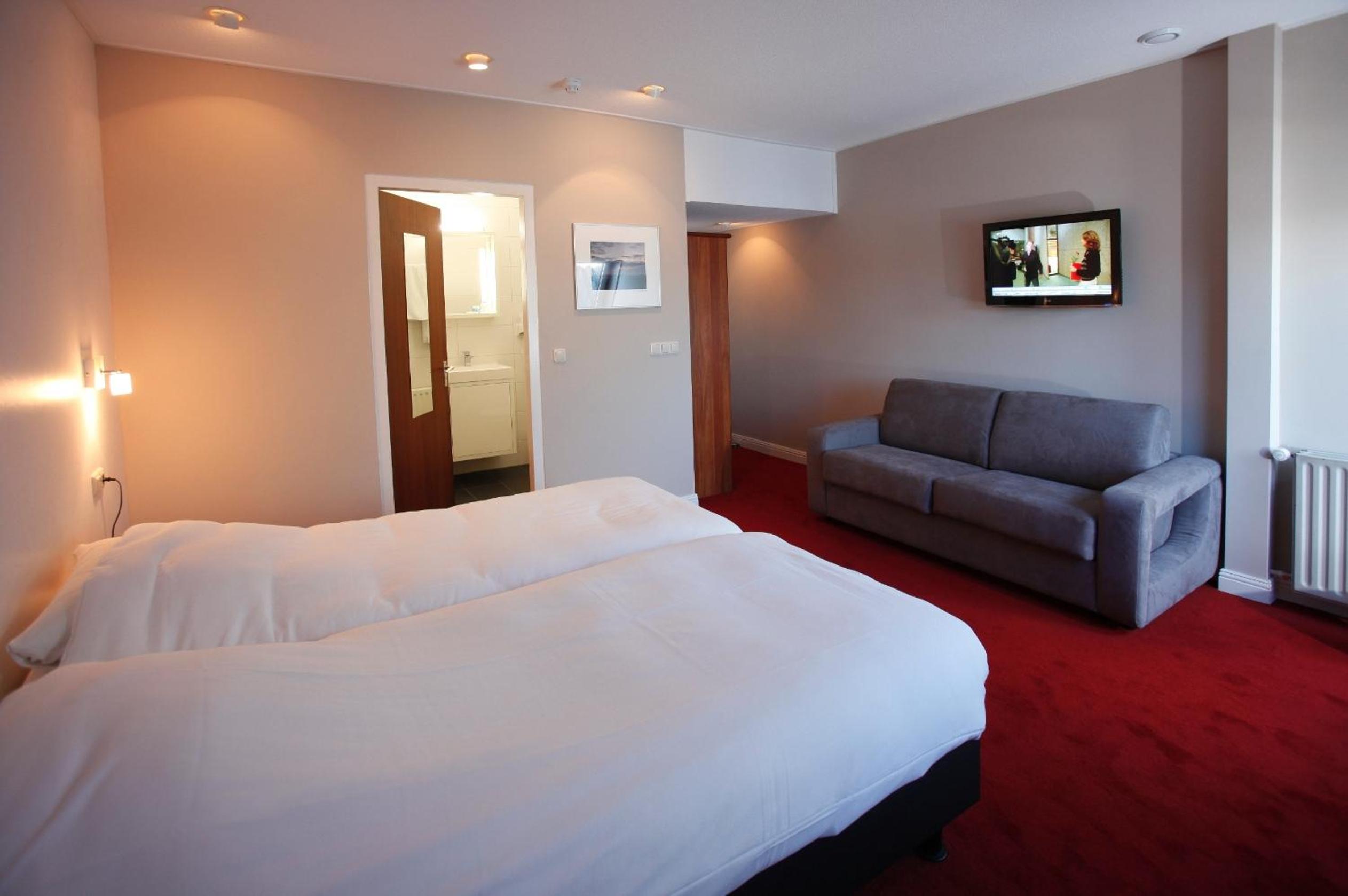 Quadruple Room - Photo 1