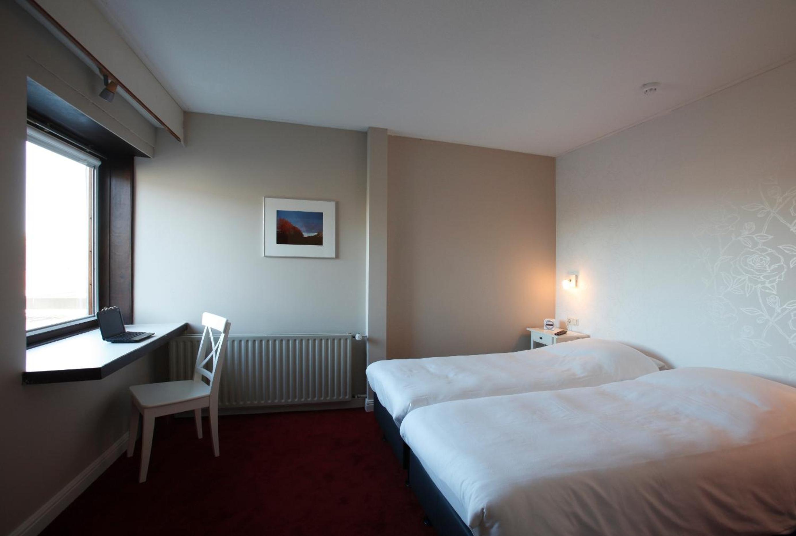 Standard Twin Room - Photo 1