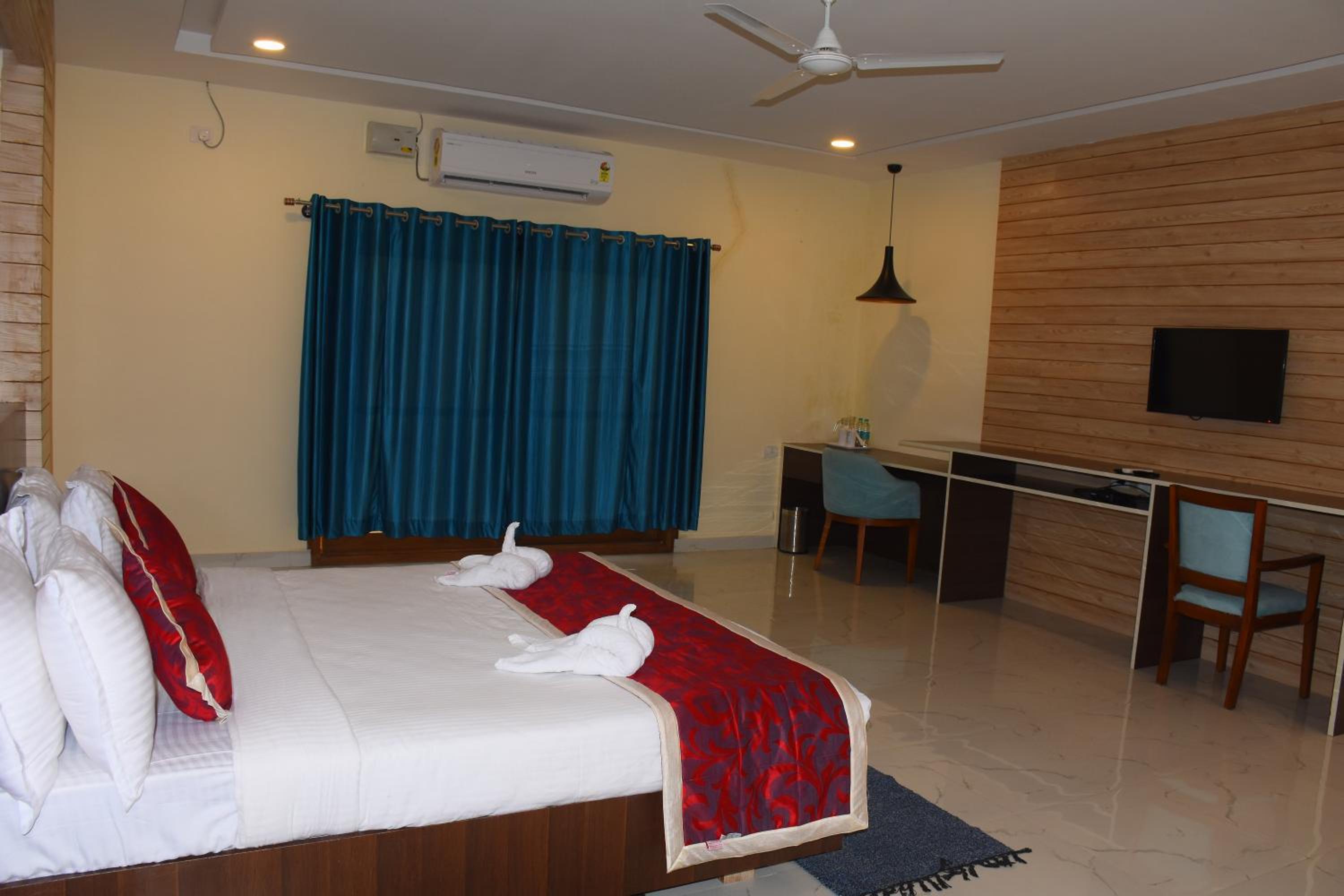 Double or Twin Room with Balcony