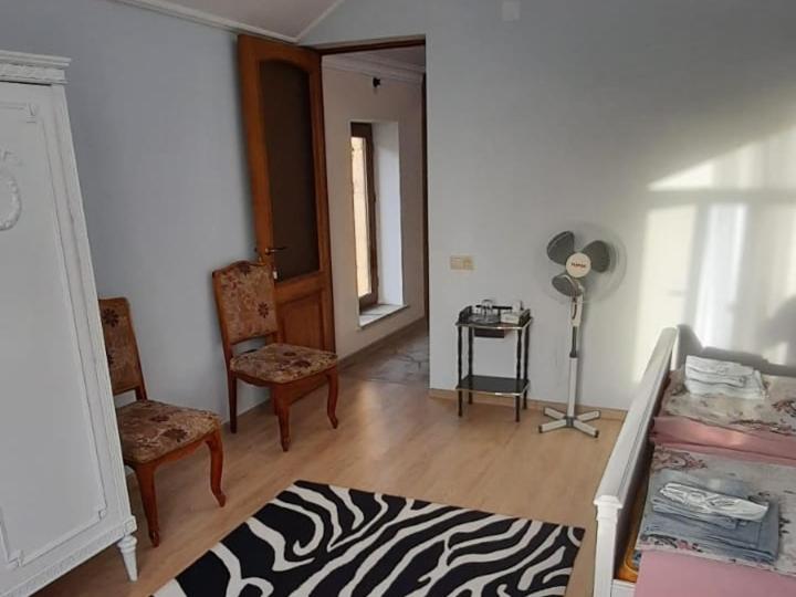 Large Double Room photo 3