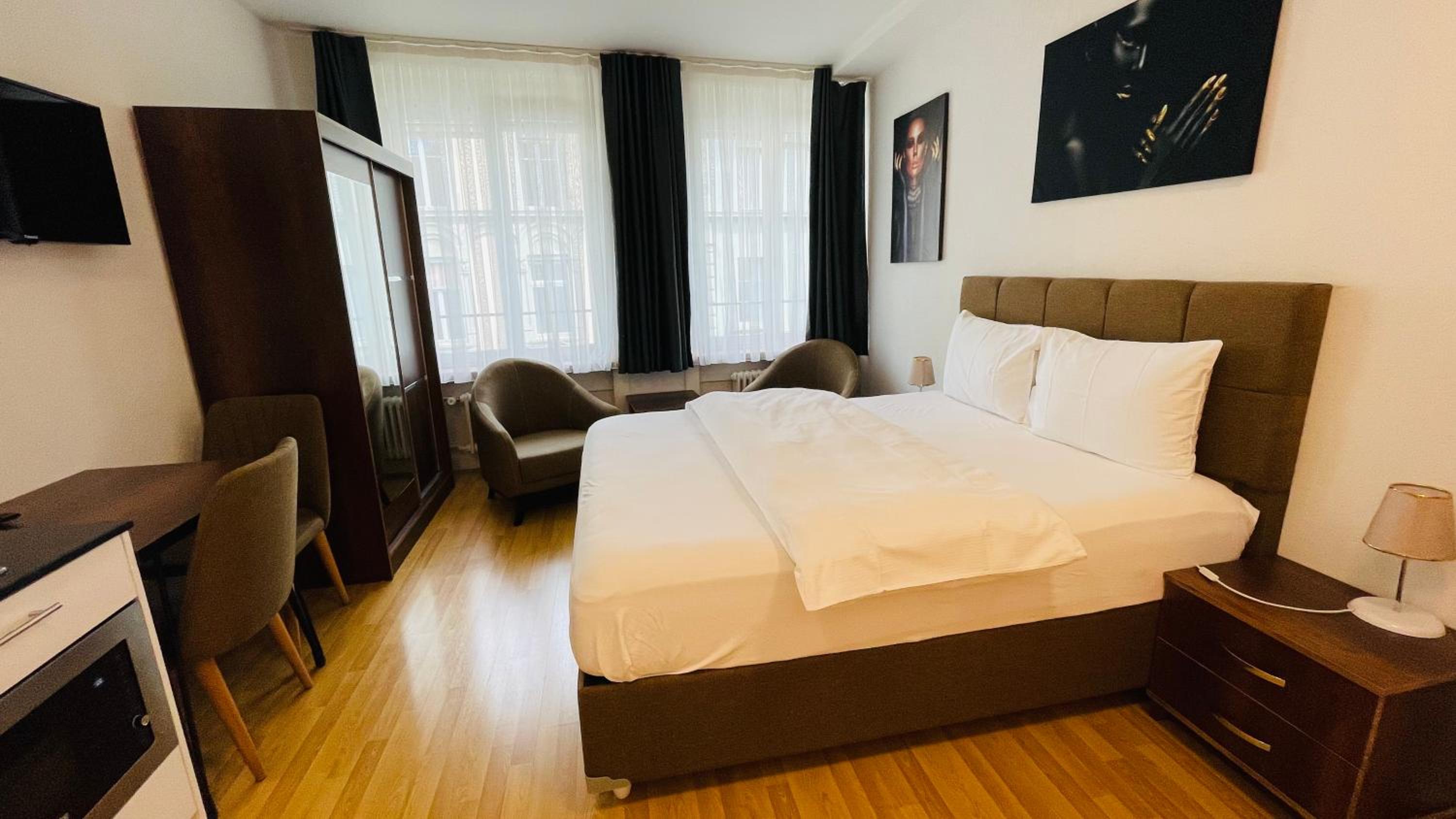 Standard Double Room - Photo 6