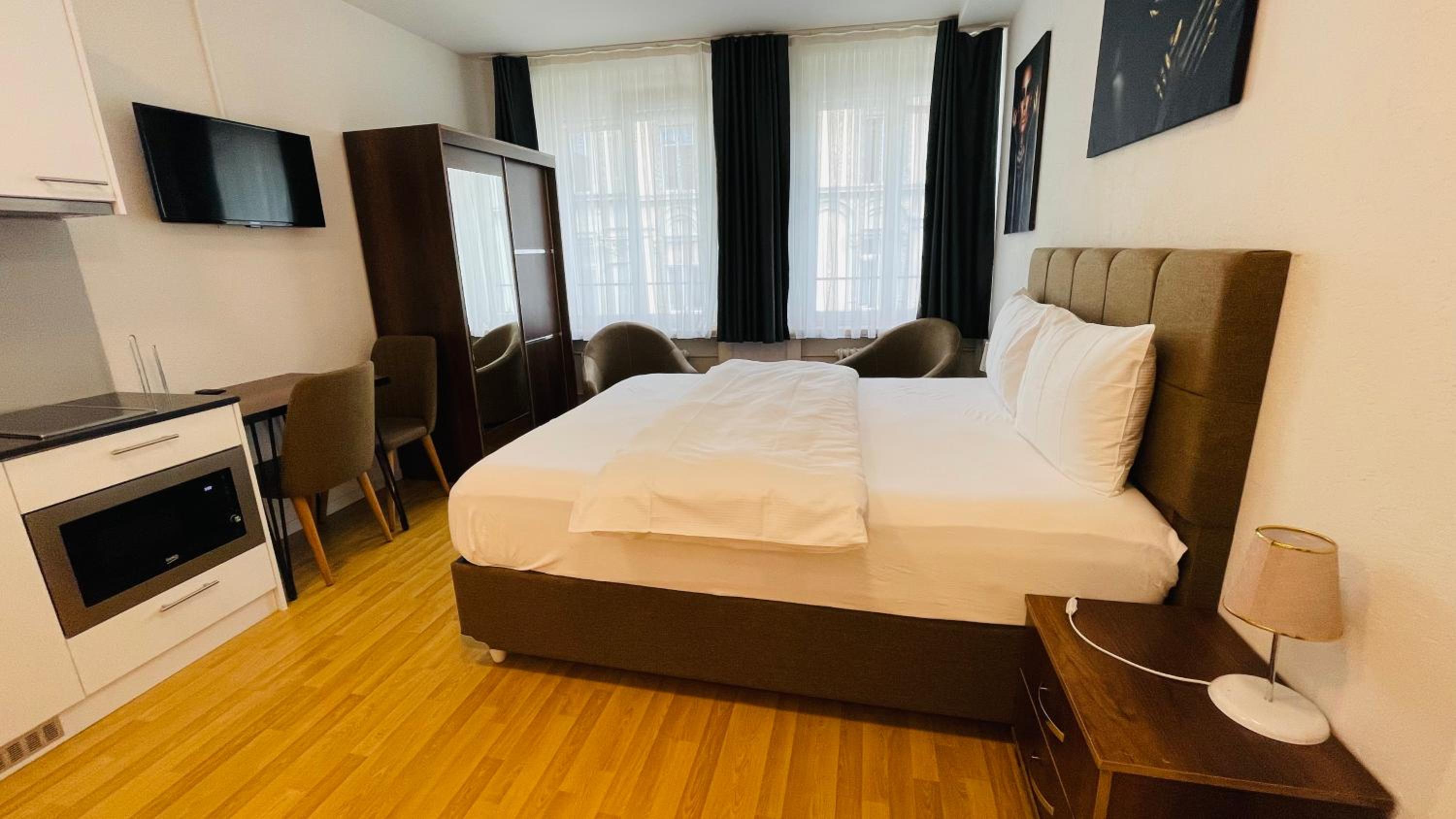 Standard Double Room - Photo 7