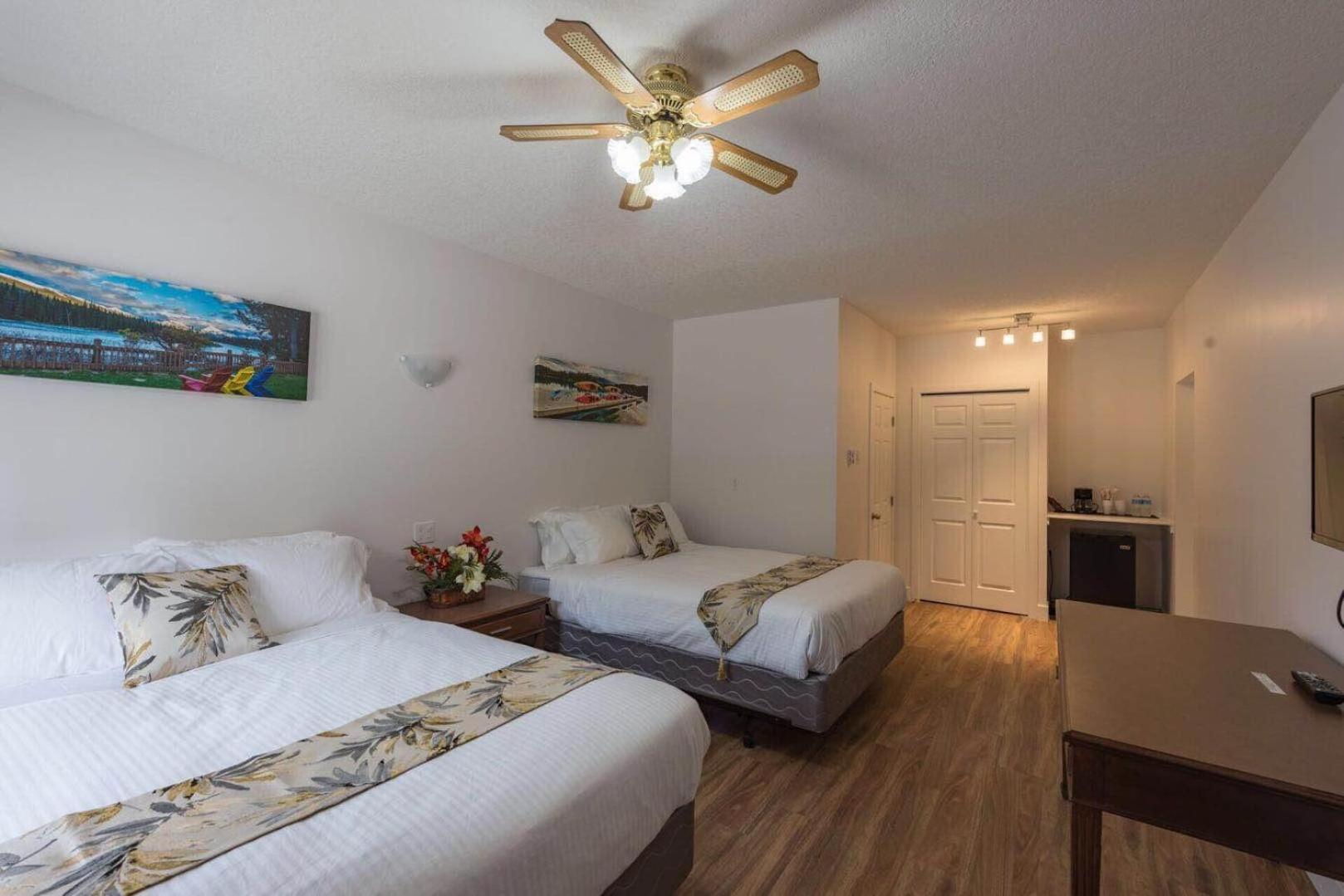 Deluxe Queen Room - Photo 1