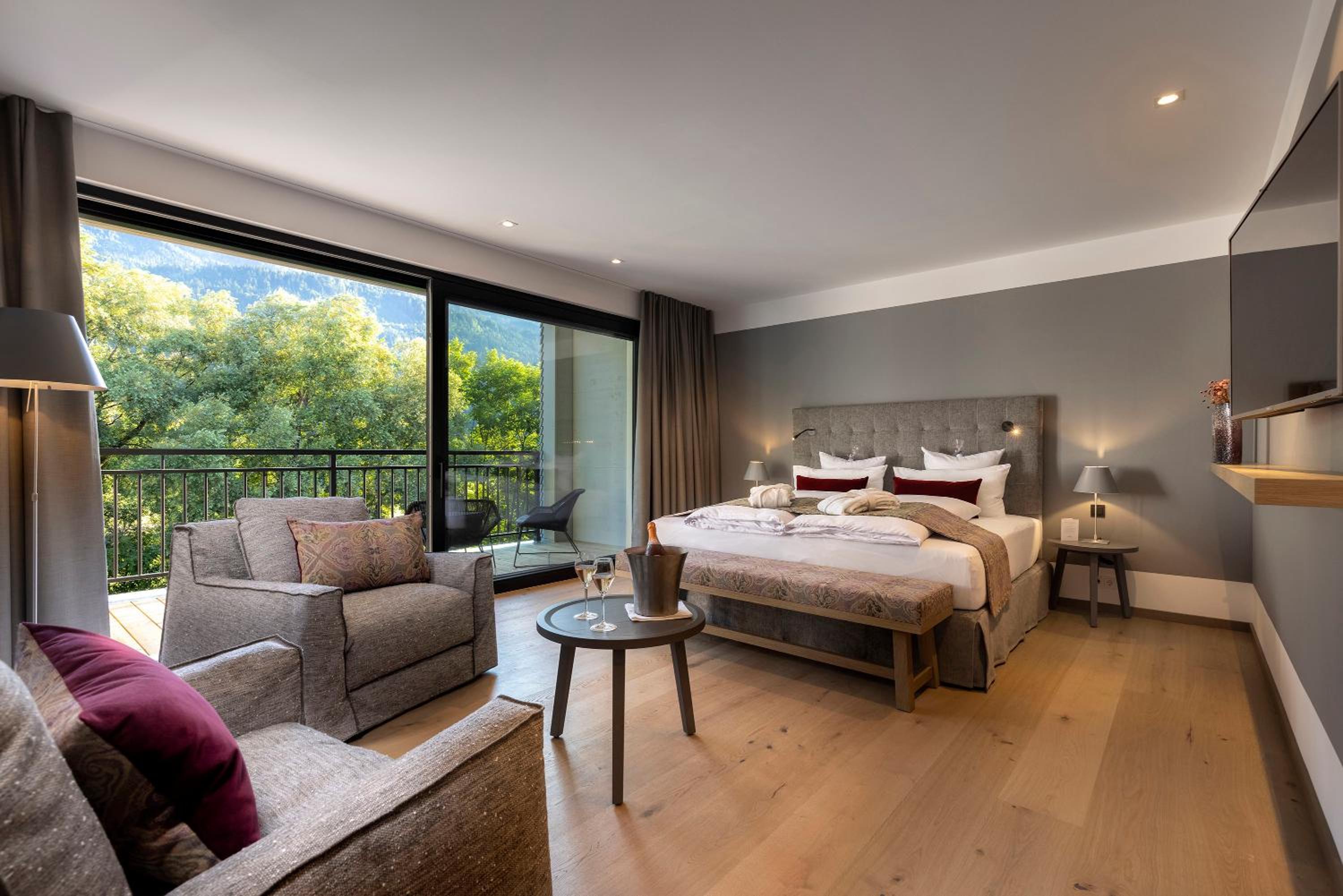 Junior Suite with Mountain View