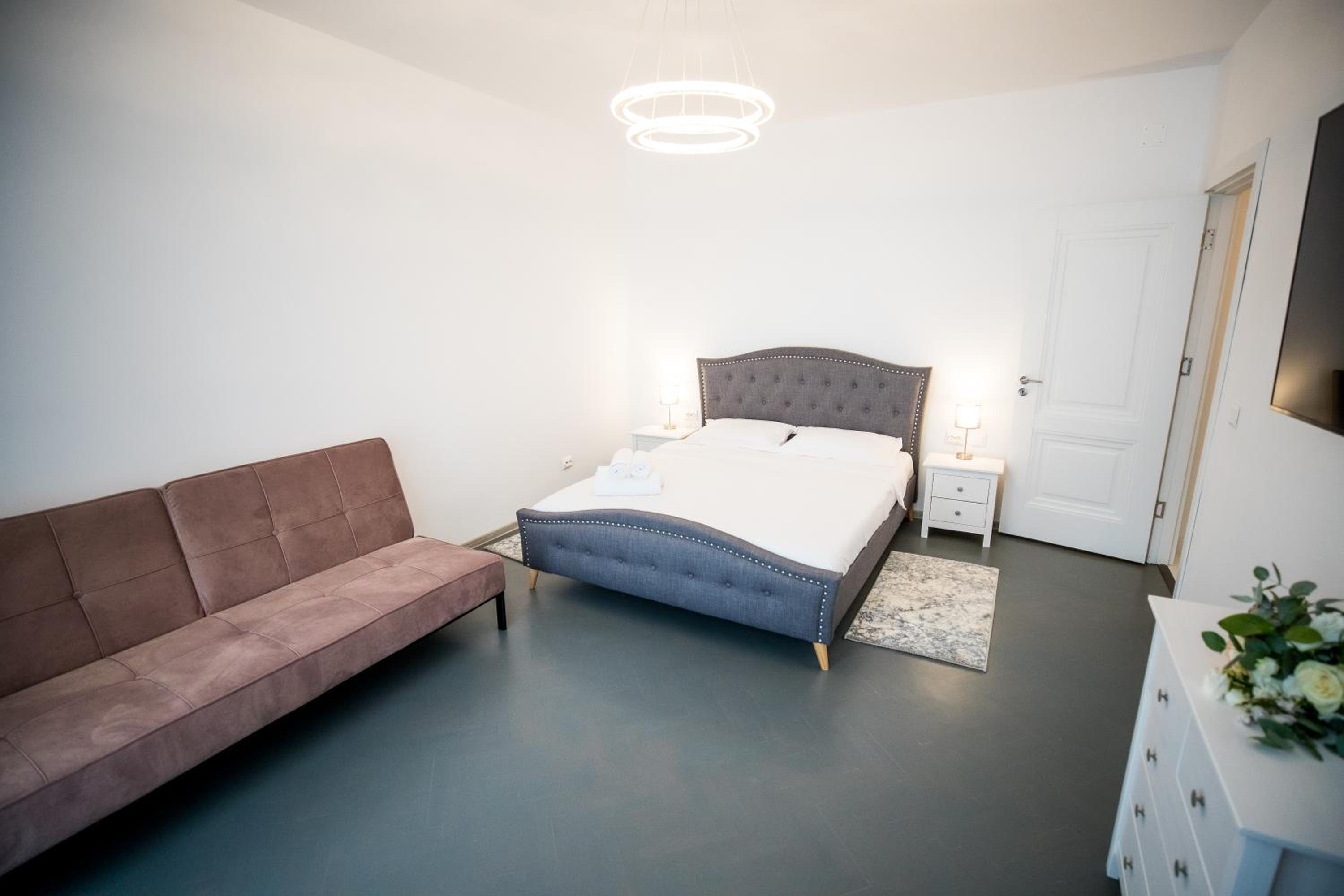 Two-Bedroom Apartment - Photo 8