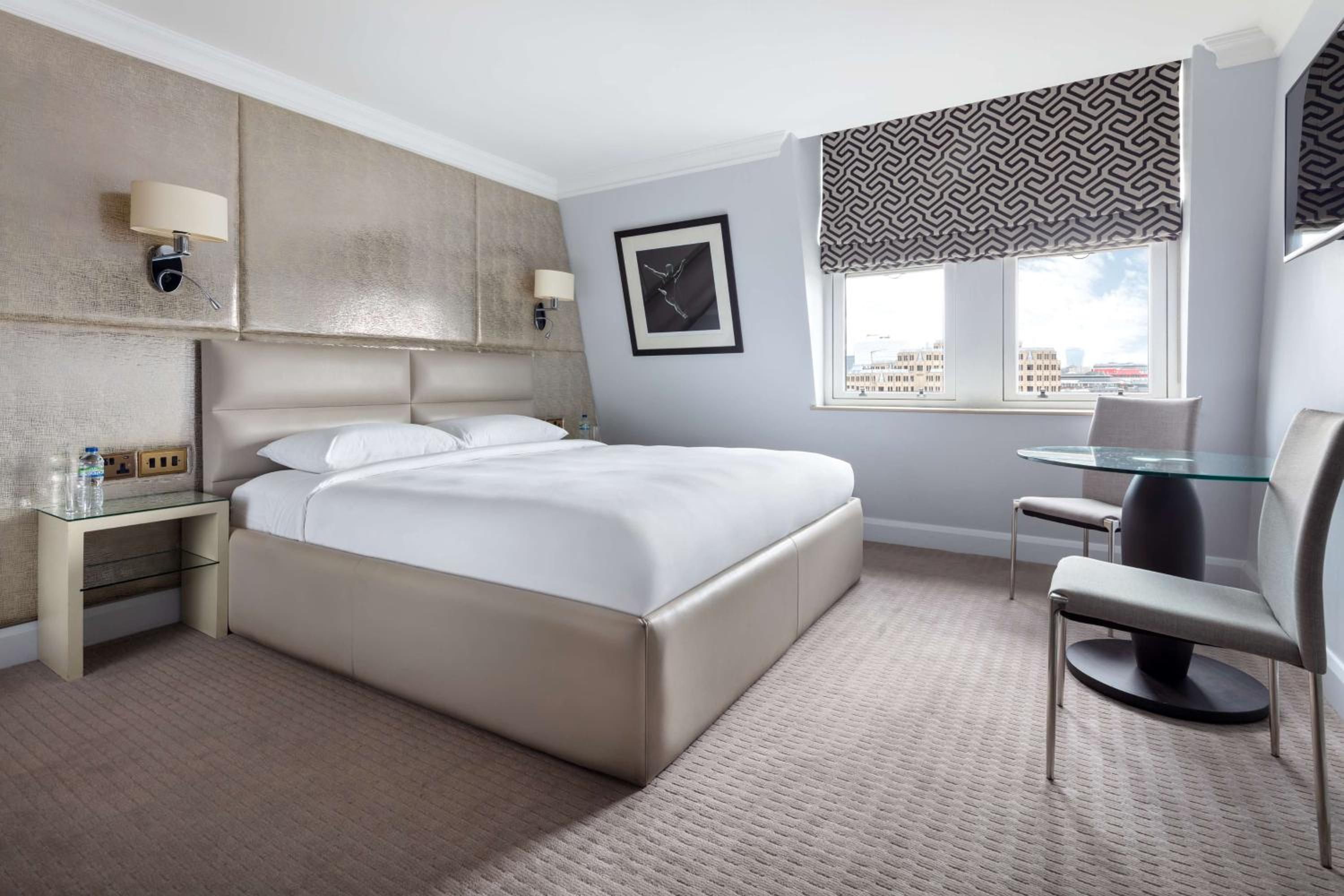 Deluxe King Room photo 3