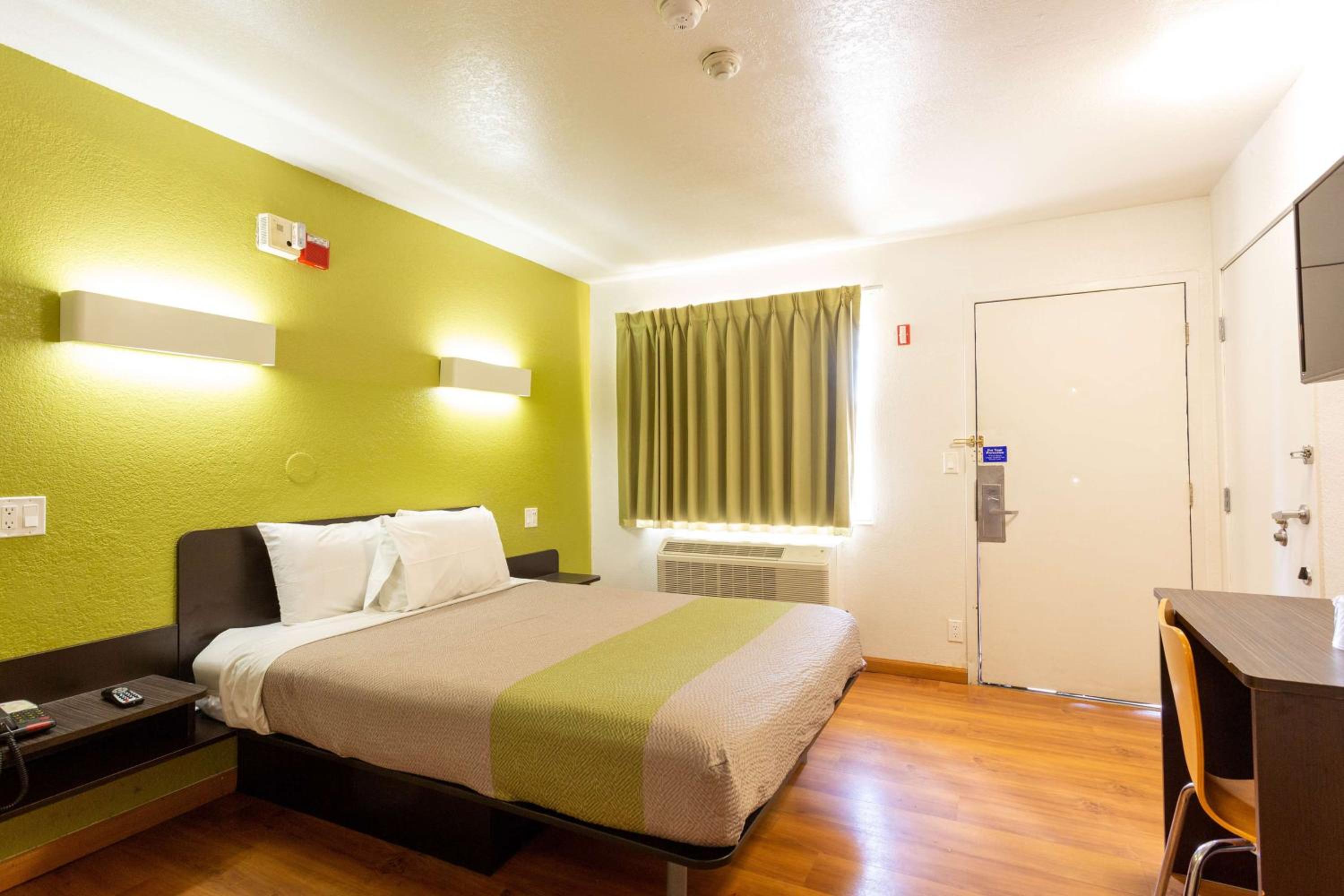 Double Room - Disability Access - Roll In Shower