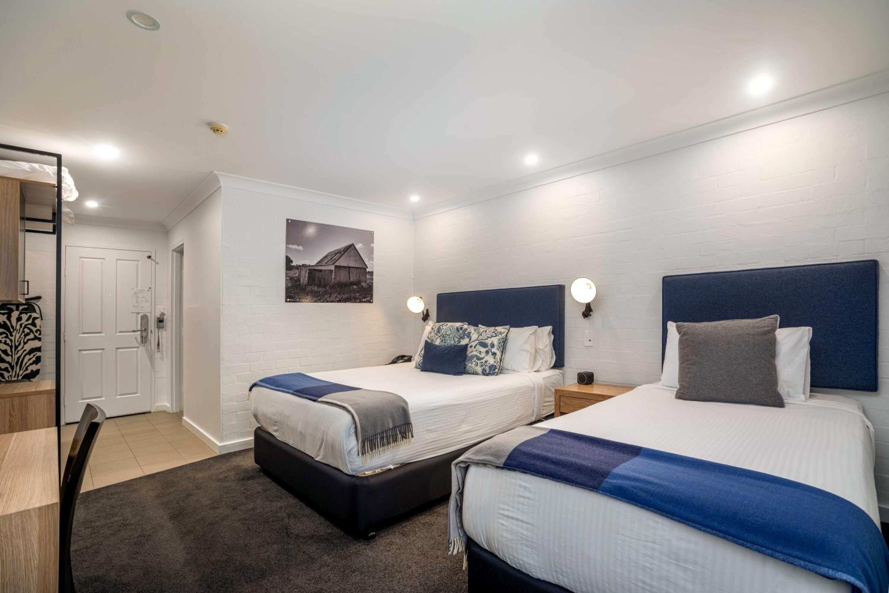 Double or Twin Room with Balcony photo 1