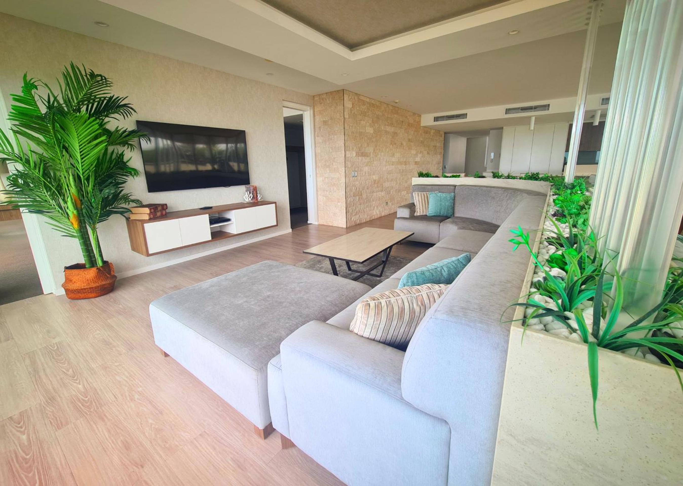 Three-Bedroom Penthouse with Private Pool photo 3
