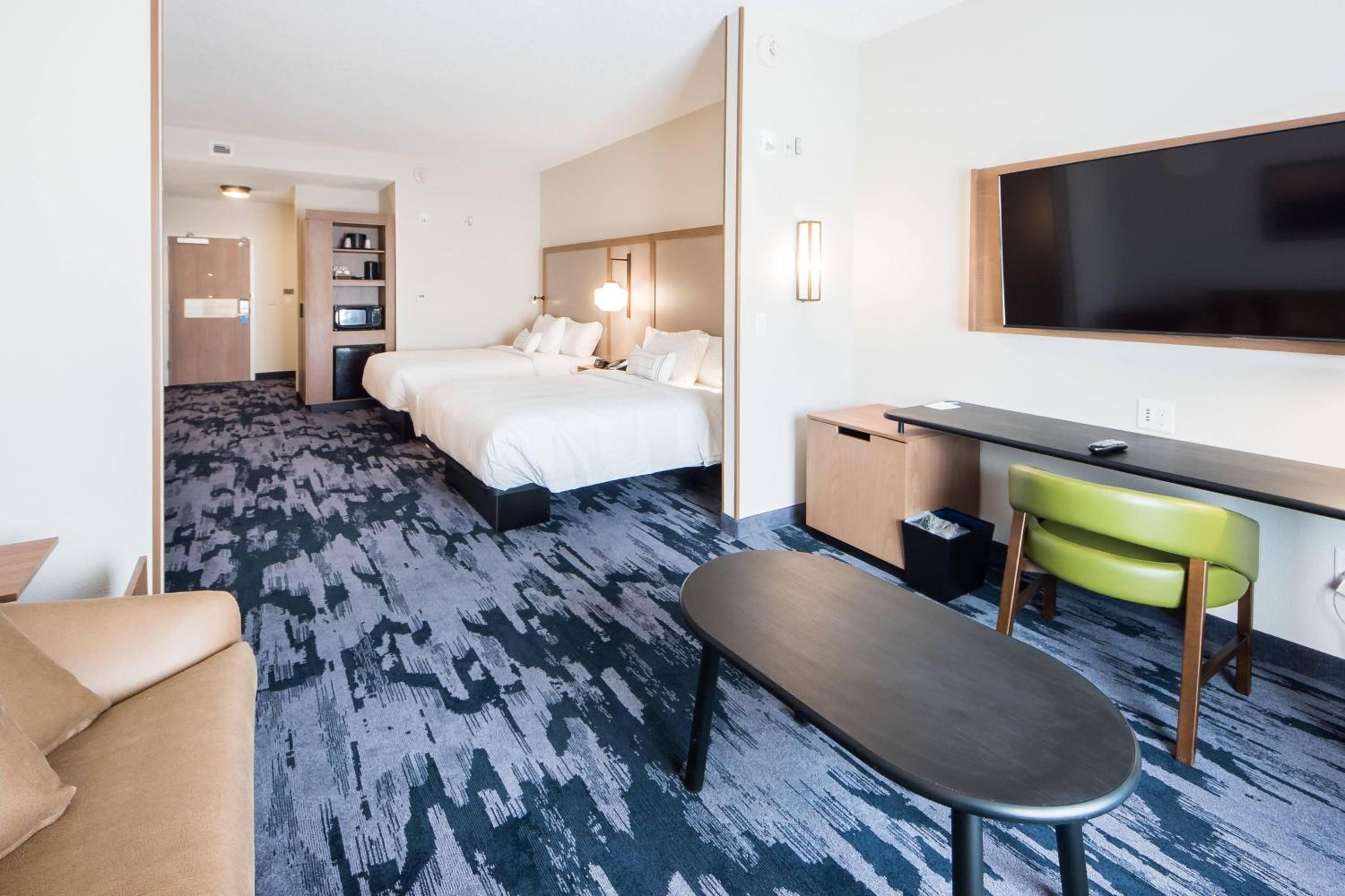 Studio with Two Queen Beds, Bathtub and Sofa Bed - Mobility Access/Hearing Accessible