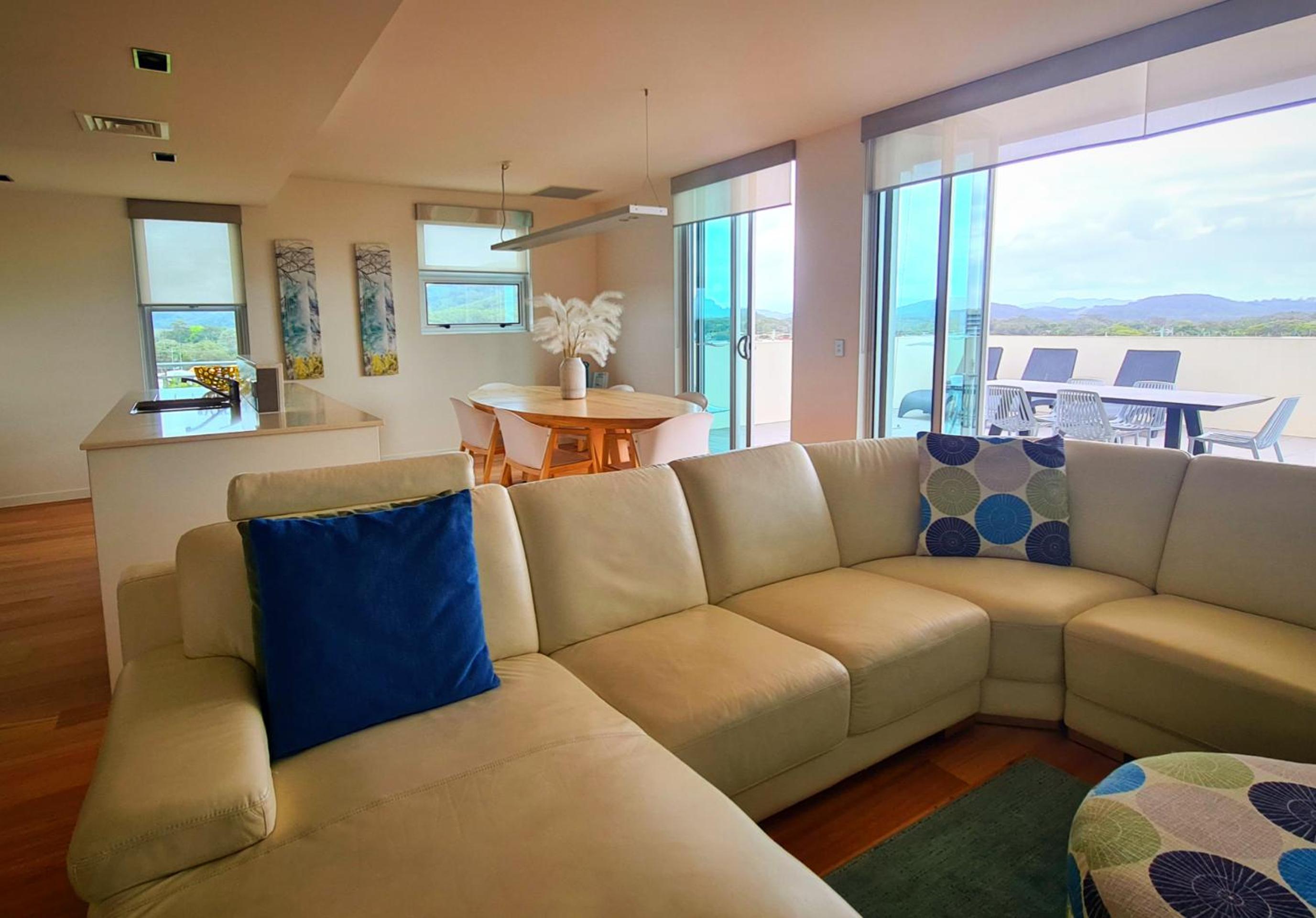 Three-Bedroom Apartment - Sky View (No Elevator Access)  photo 3