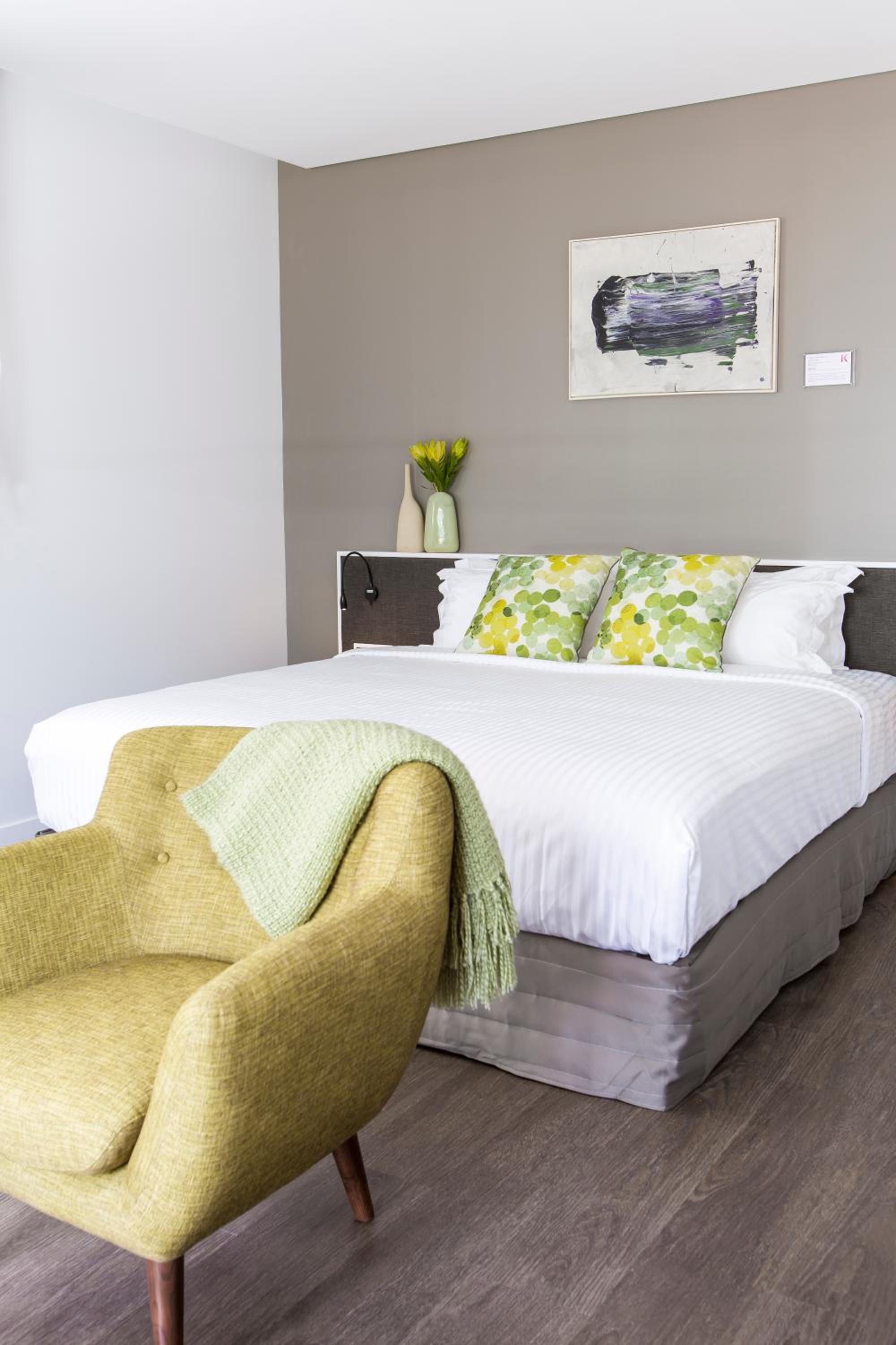 Deluxe King Suite - Wheelchair Accessible/Non-Smoking
