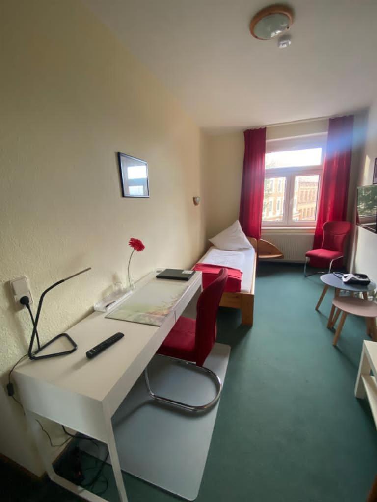 Single Room photo 3
