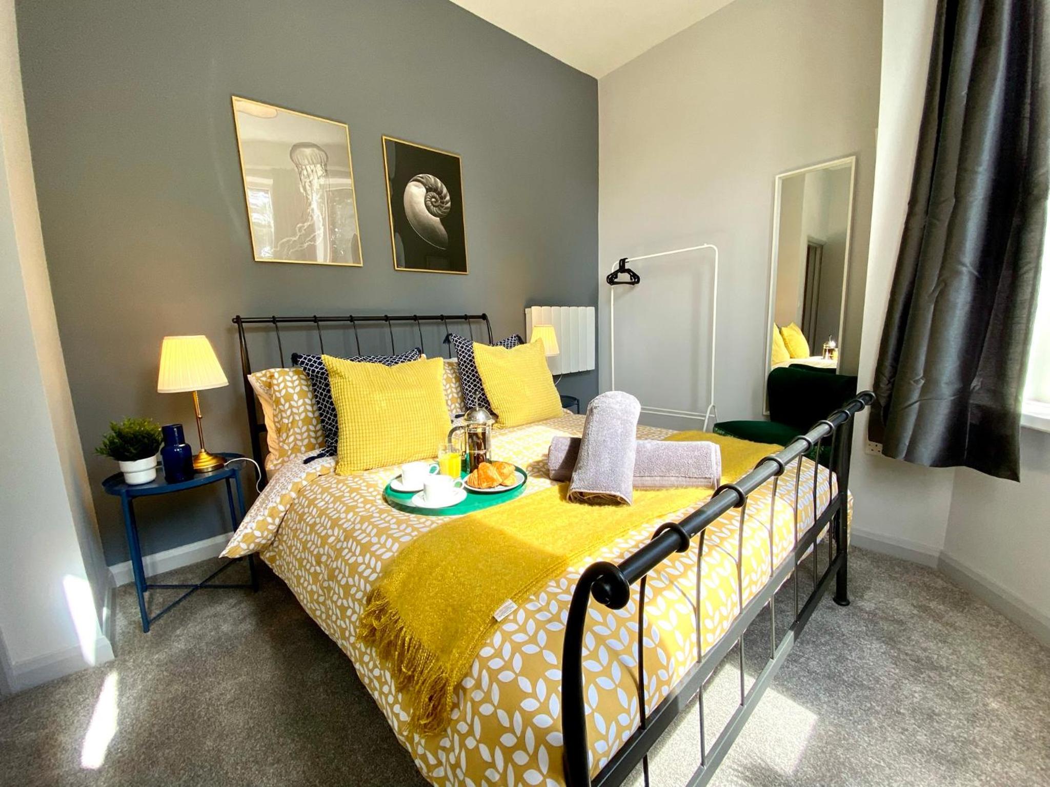 Two-Bedroom Apartment - Photo 1