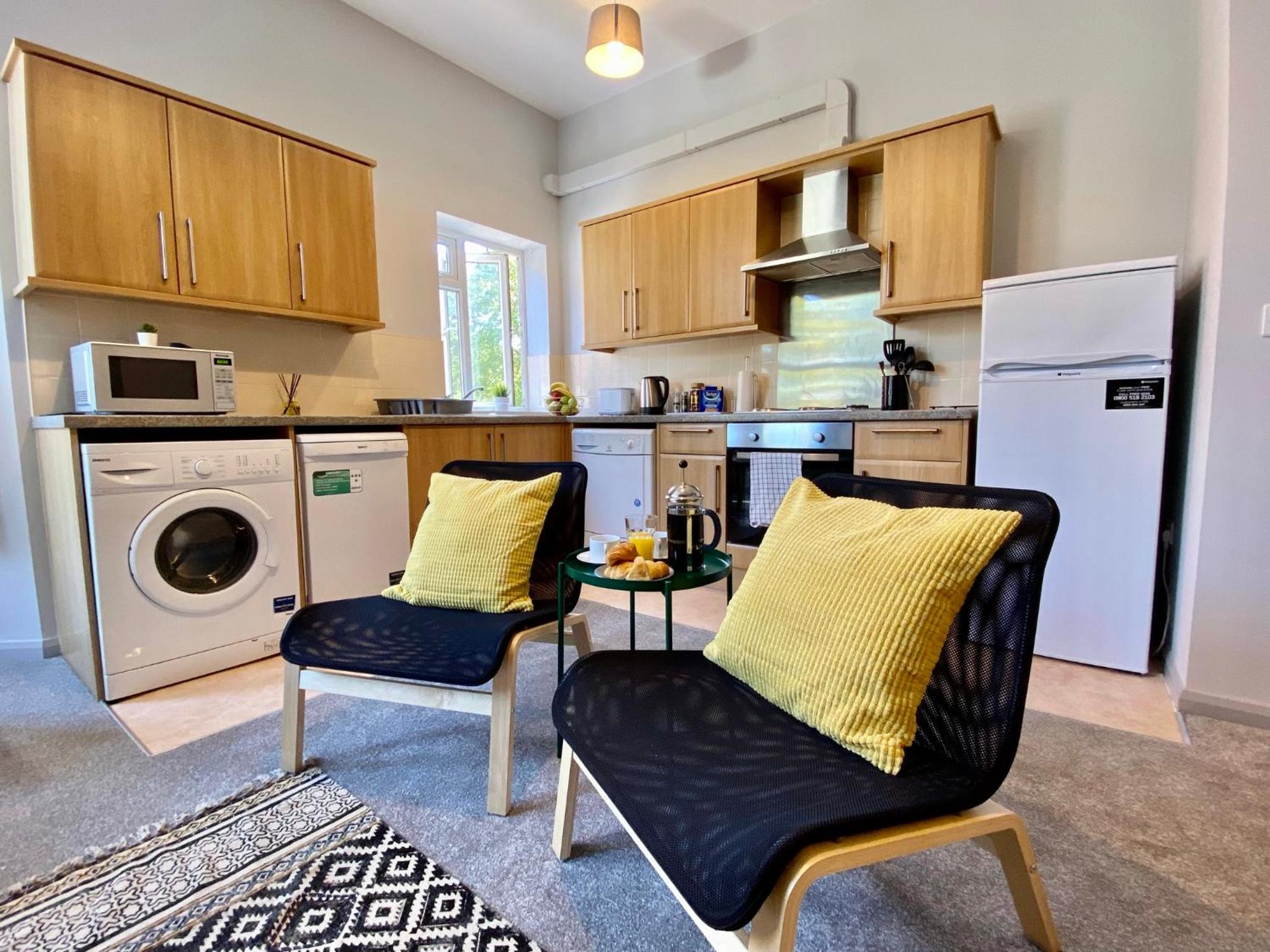 Two-Bedroom Apartment - Photo 22
