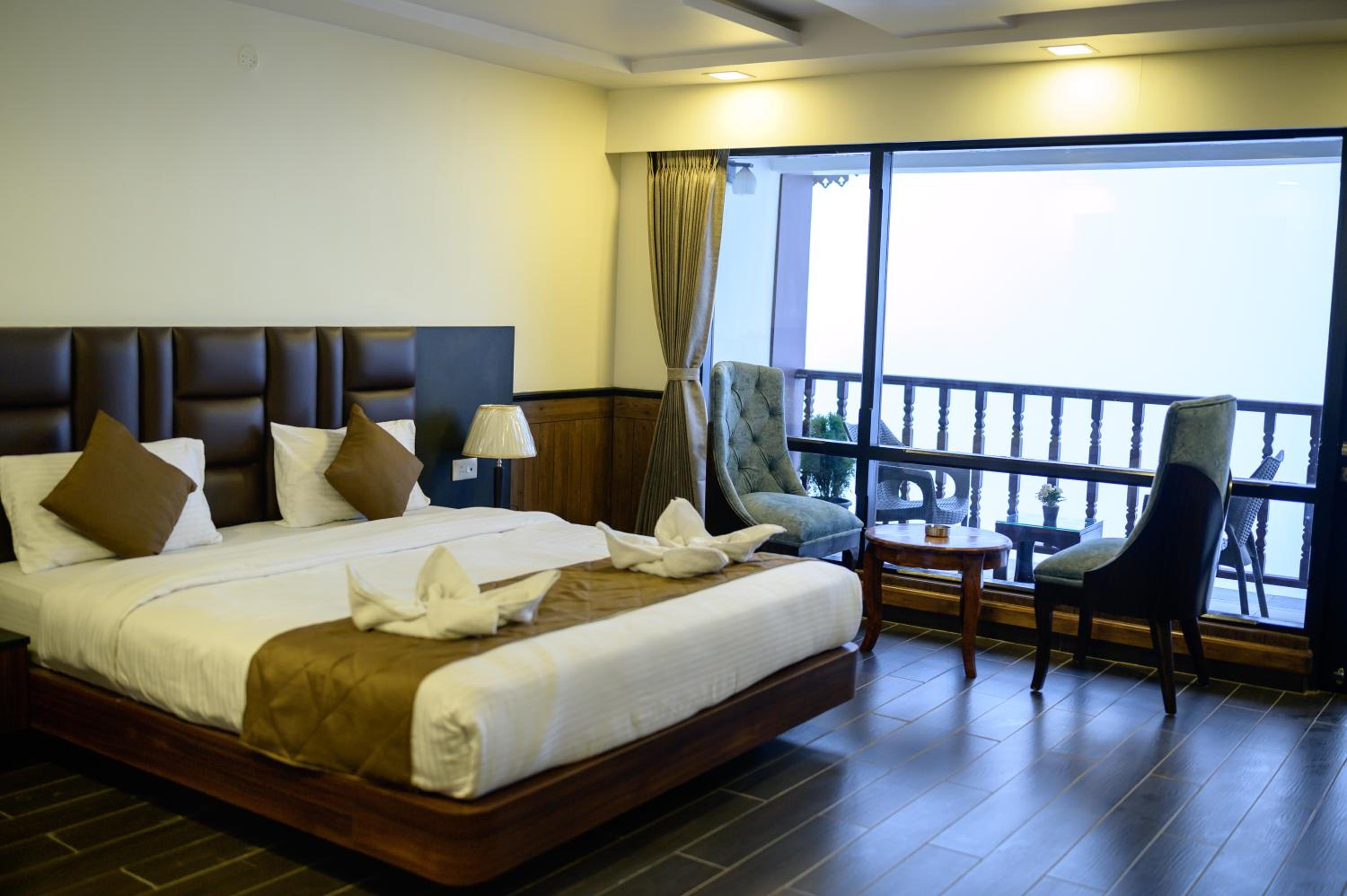 Deluxe Room - Photo 15