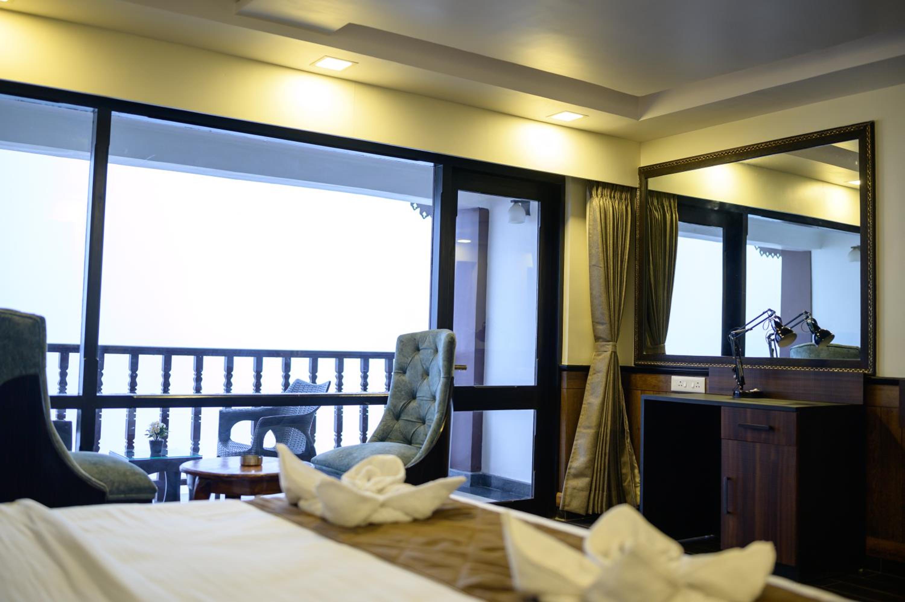 Deluxe Room - Photo 9