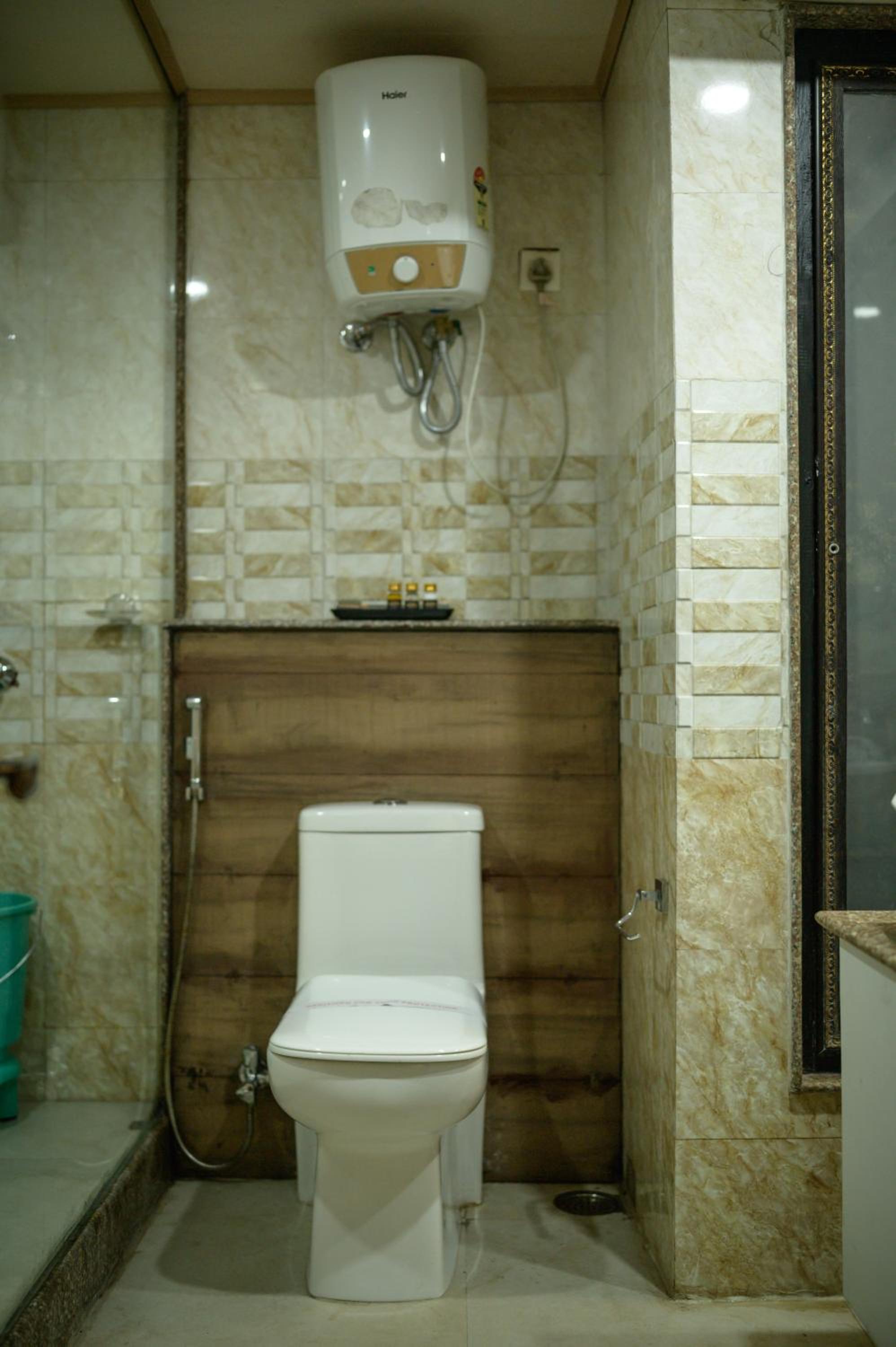 Deluxe Room - Photo 6