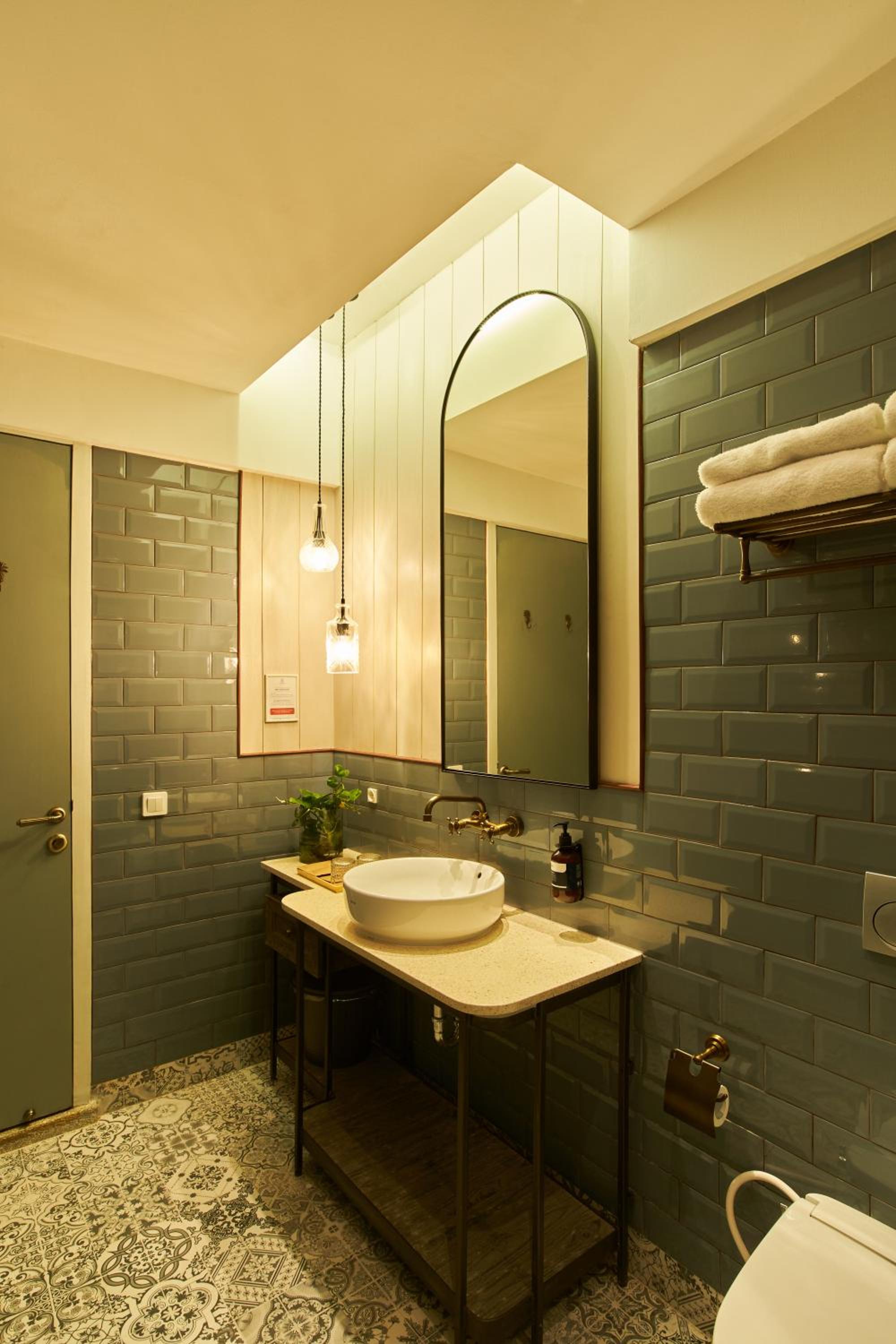 Apartment with Terrace - Photo 9
