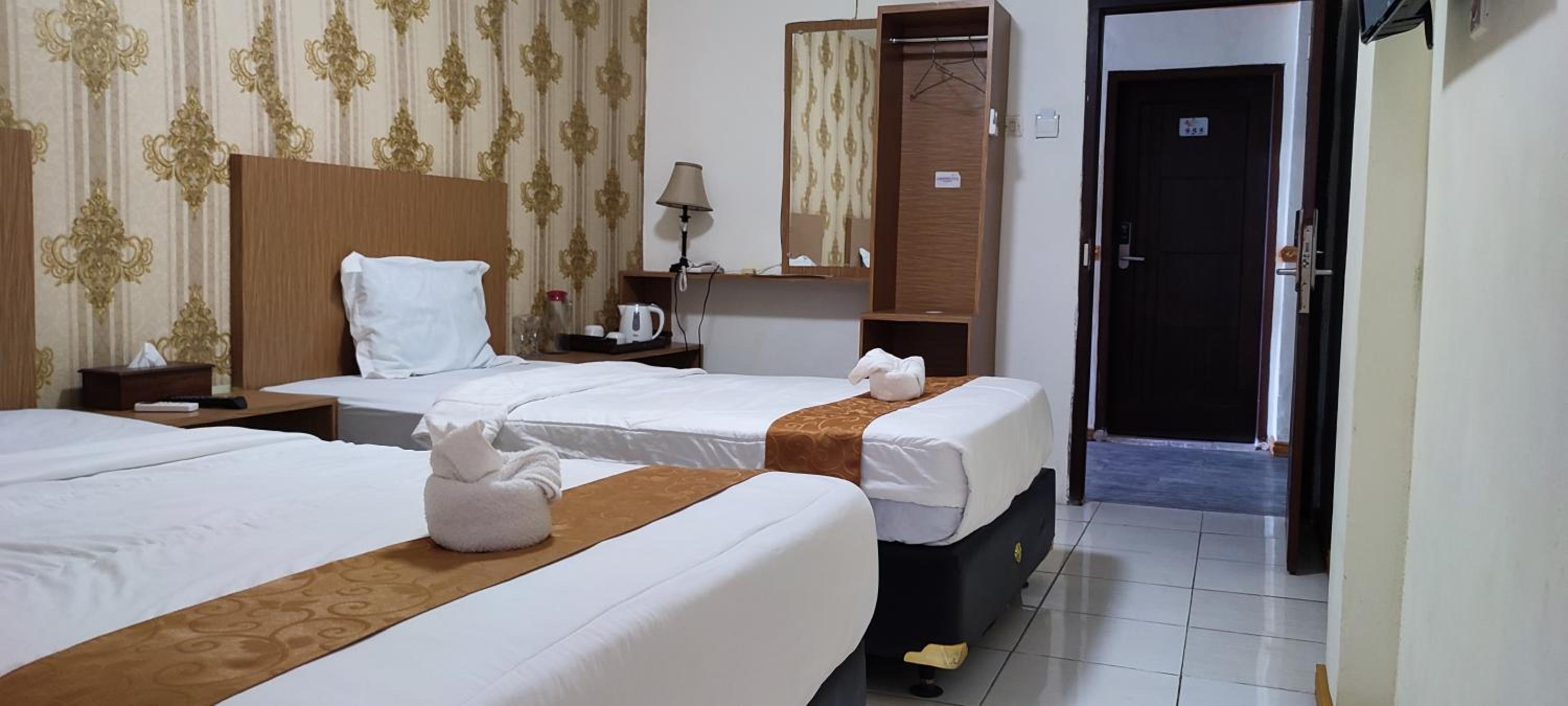 Deluxe Twin Room - Photo 2