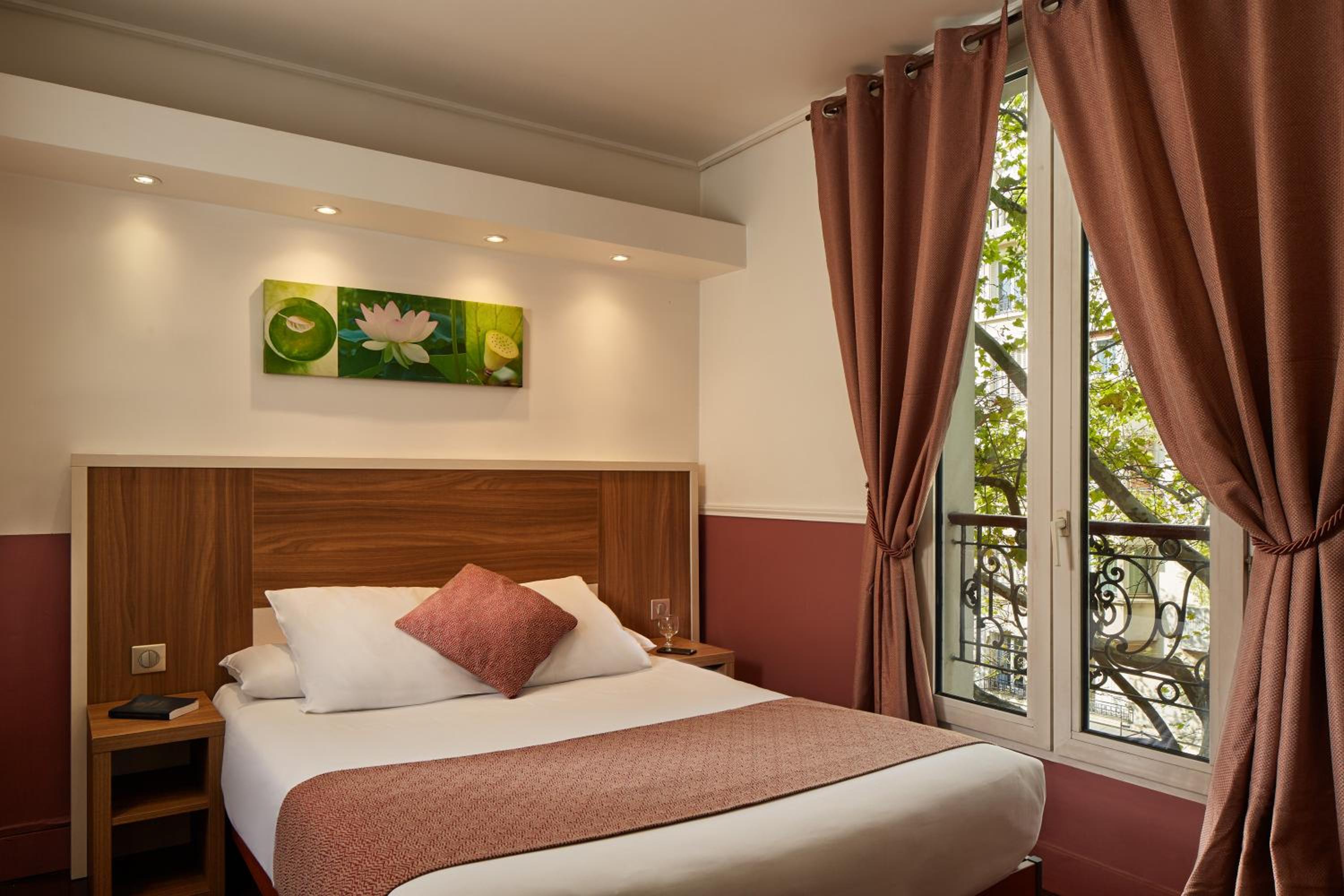 Basic Double Room with Shower photo 1