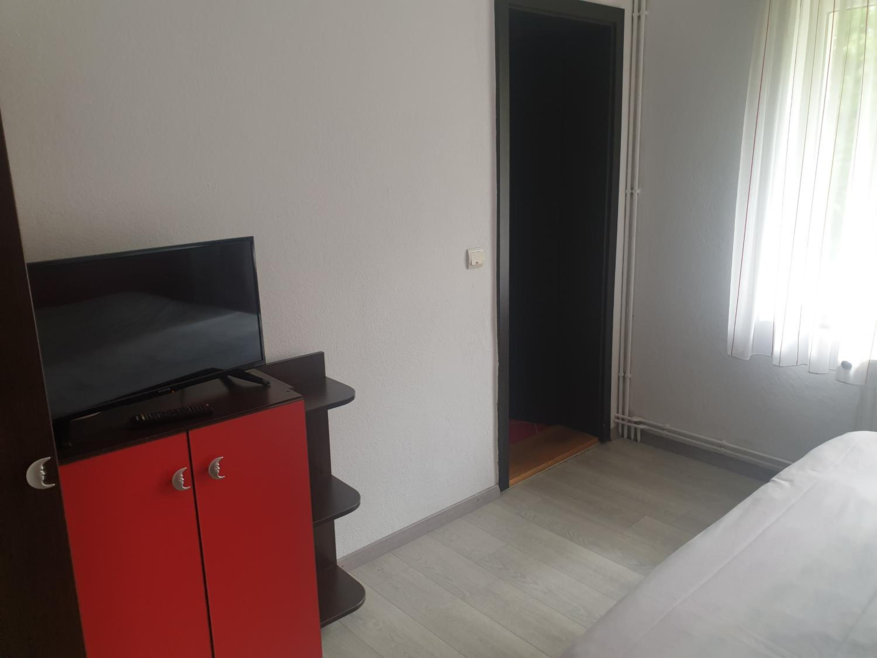 Double Room - Photo 2