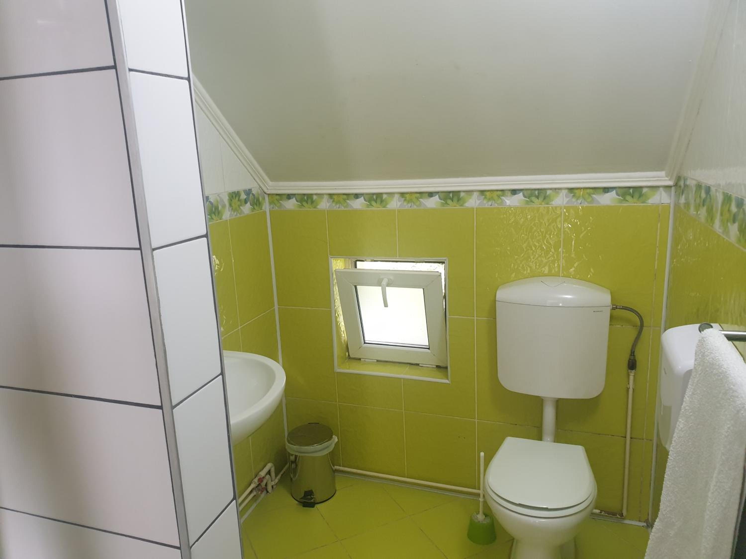 Double Room - Photo 5