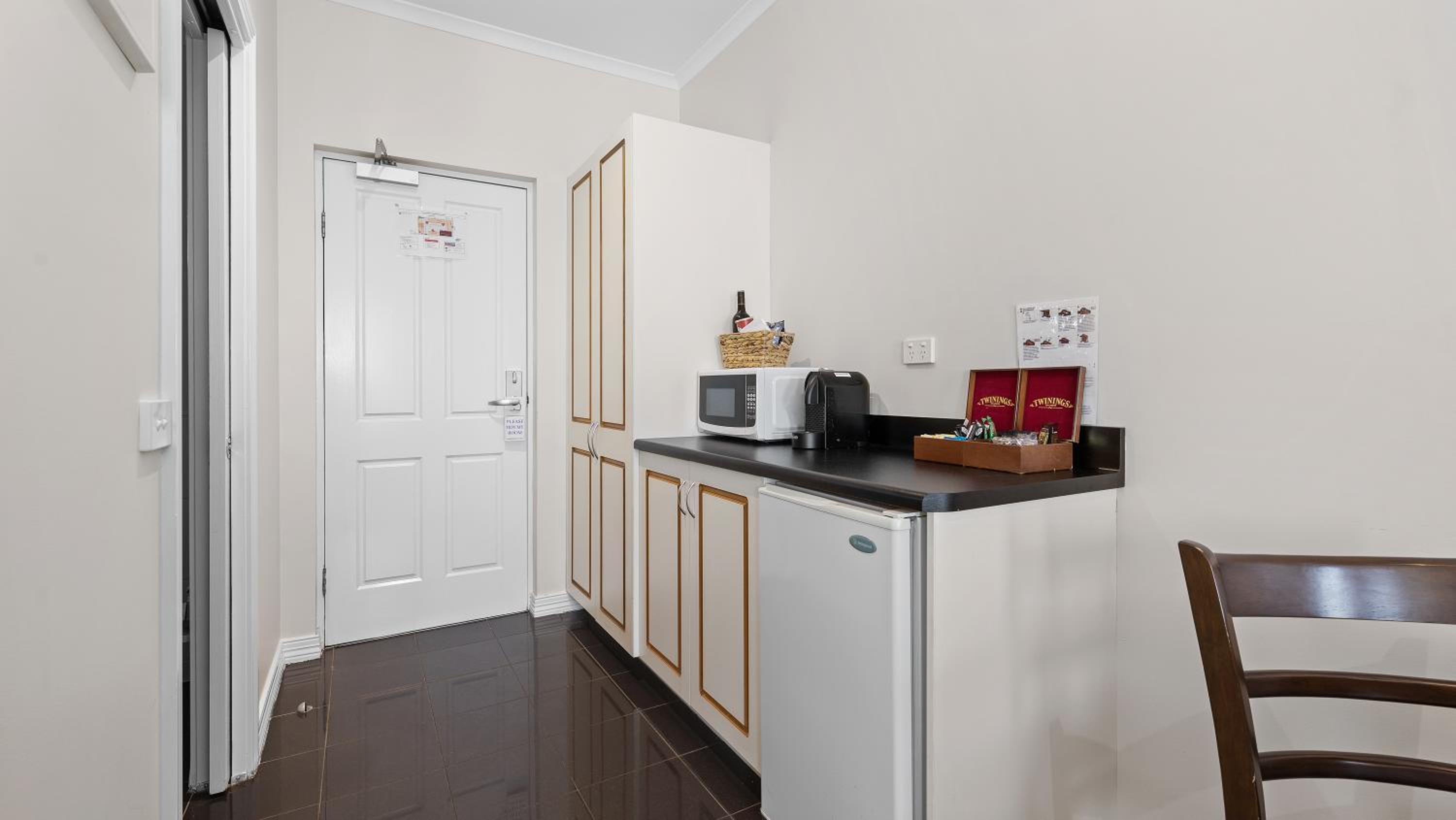 Executive Twin Room - Photo 2