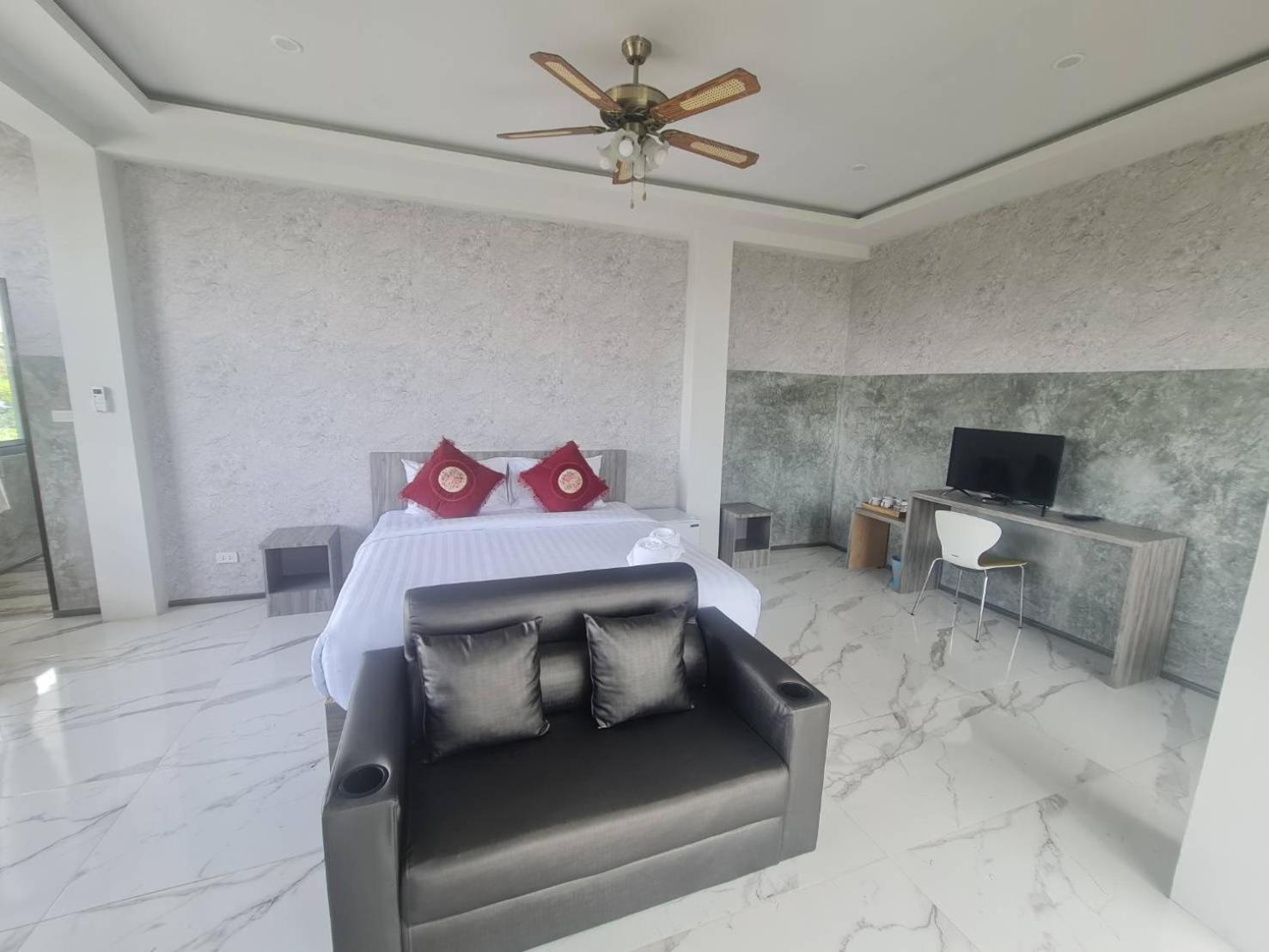 Family Room with Bath - Photo 11