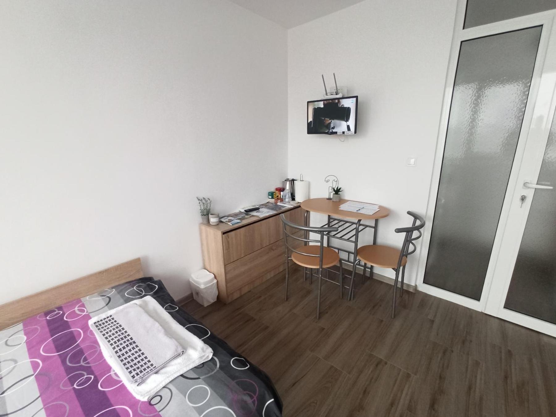 One-Bedroom Apartment - Photo 15