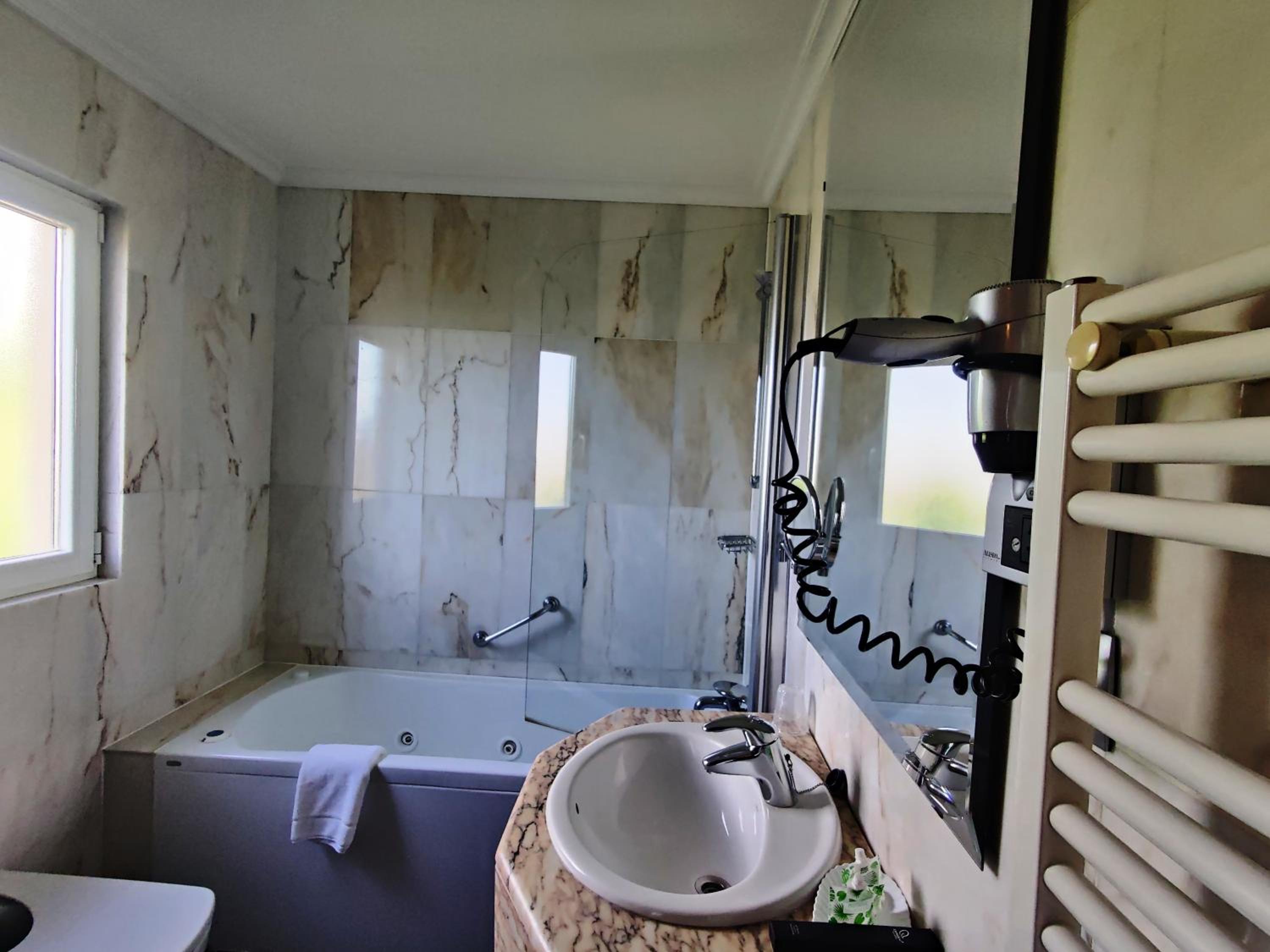 Single Room - Photo 5