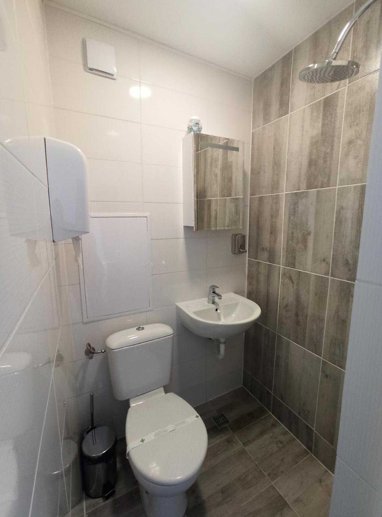One-Bedroom Apartment - Photo 17