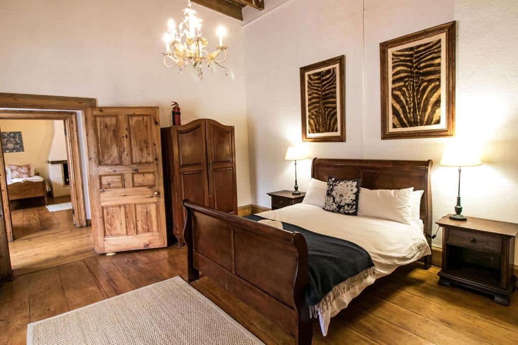 Four-Bedroom House - Photo 1