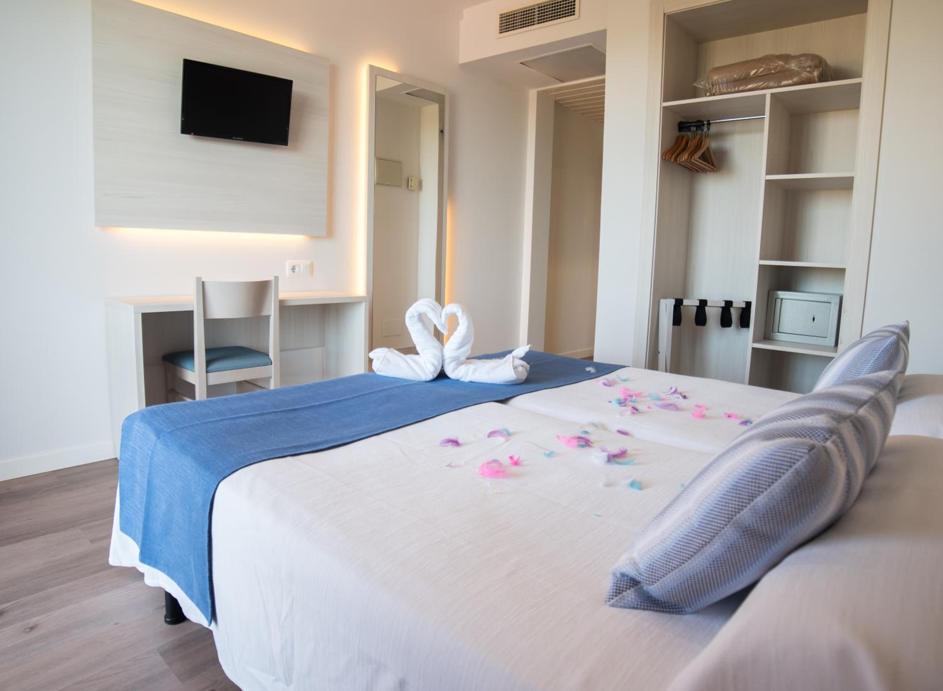 Double Room with Garden View photo 2