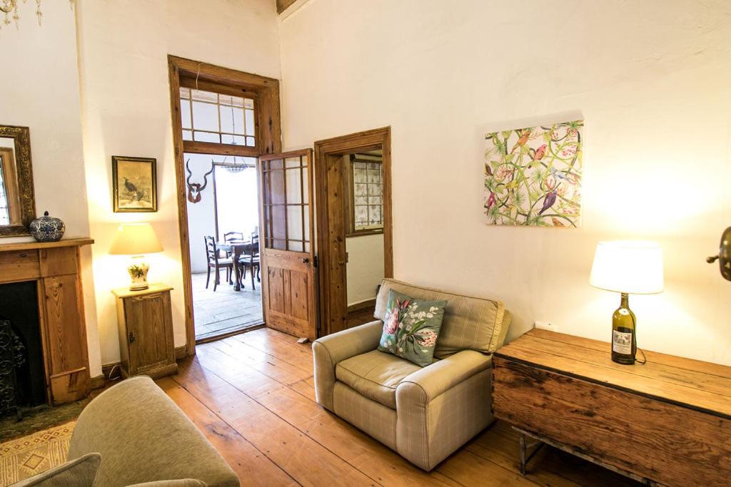 Four-Bedroom House - Photo 4