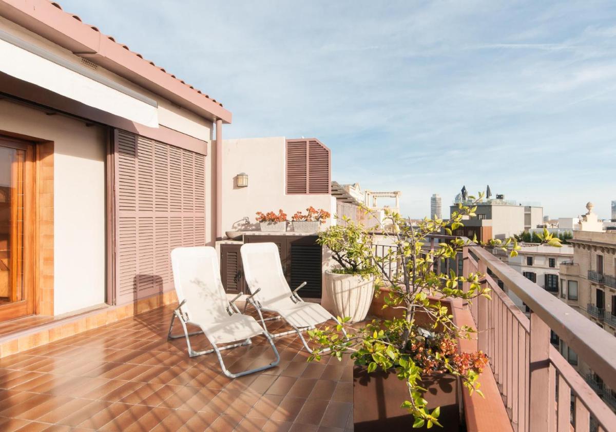 Apartment with Terrace photo 2