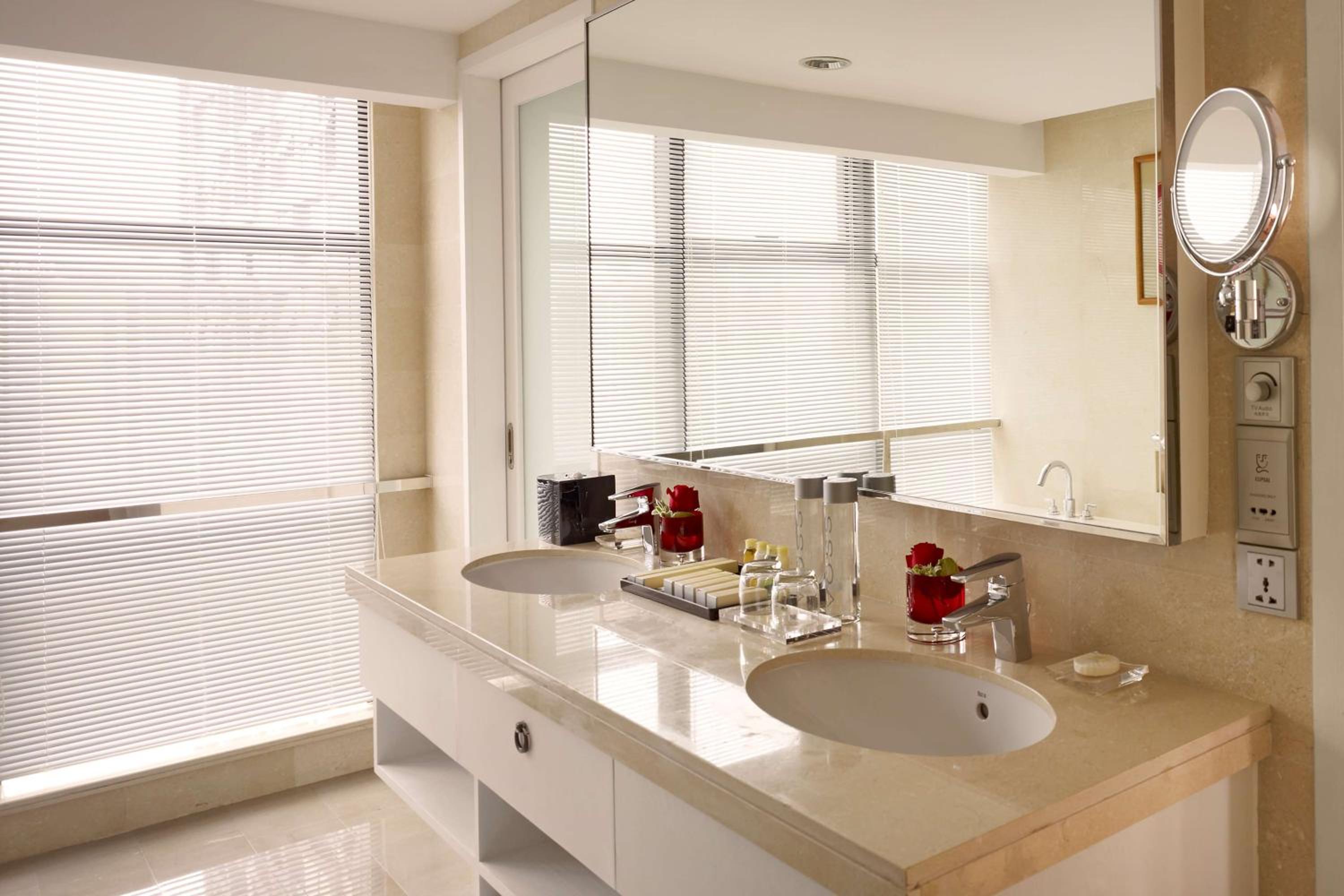 Junior Suite with River View - Photo 6