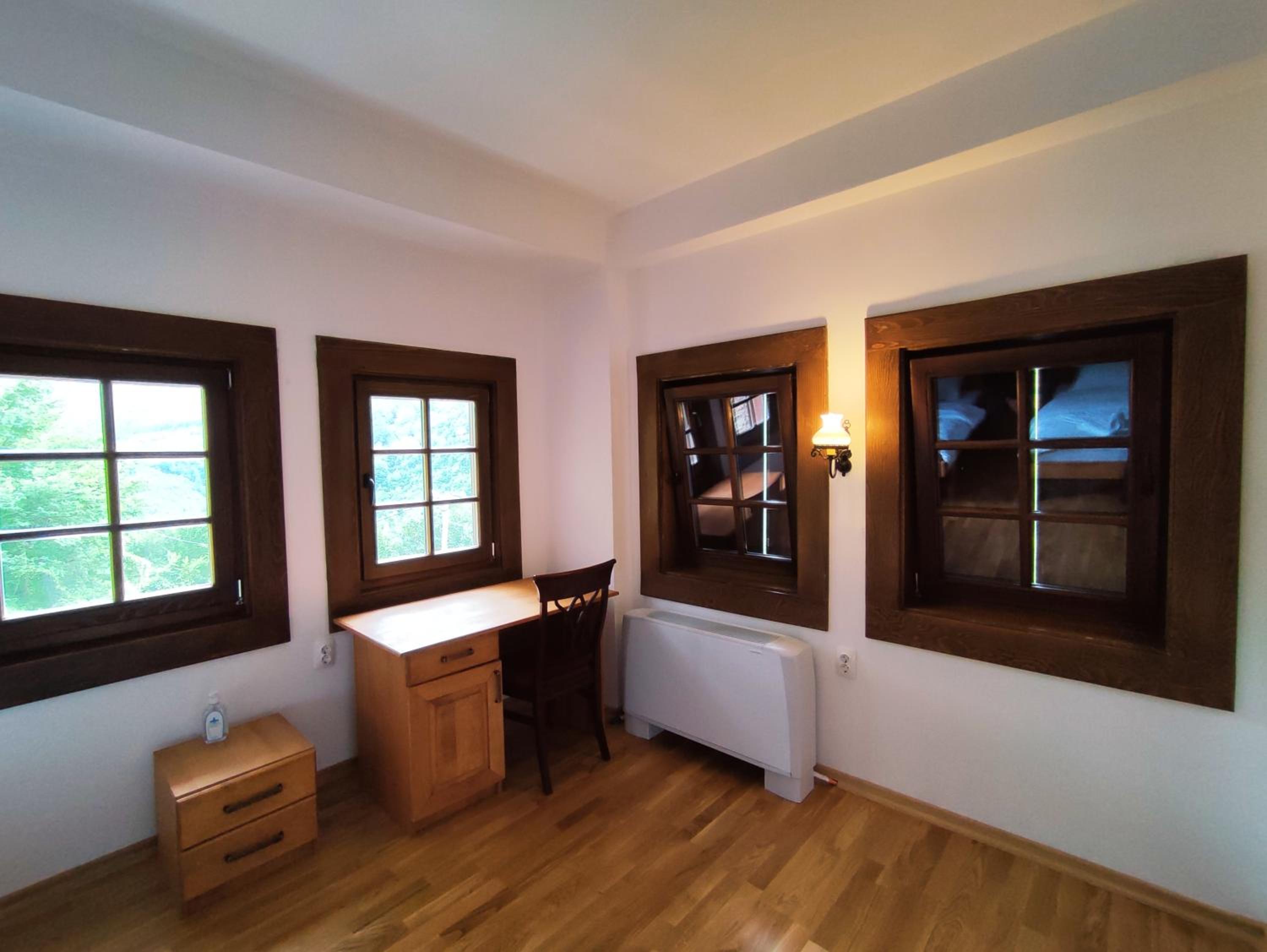 Double Room with Mountain View - Photo 5