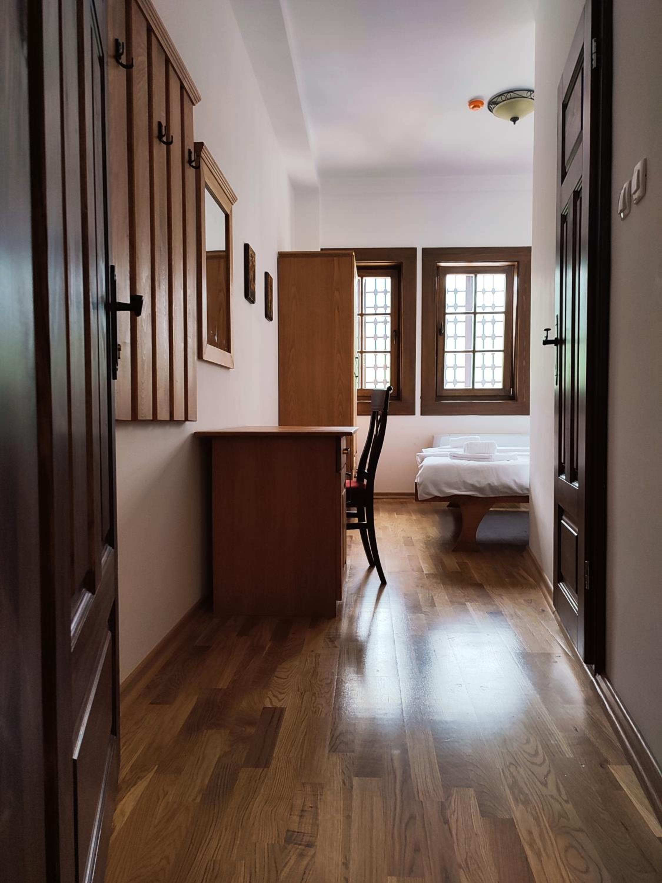 Double or Twin Room with Mountain View - Photo 6