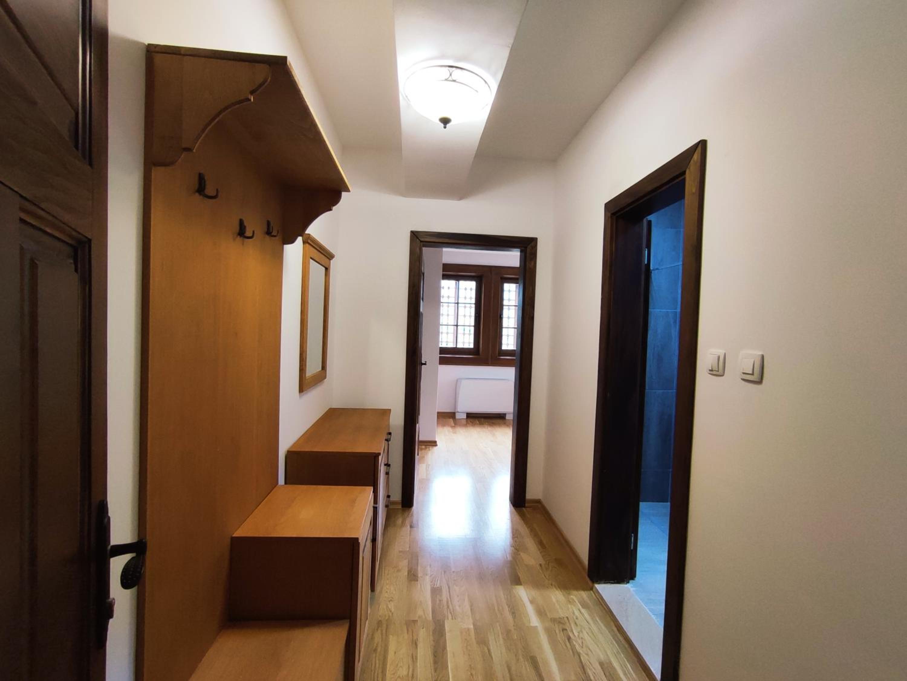 Family Room with Mountain View - Photo 4