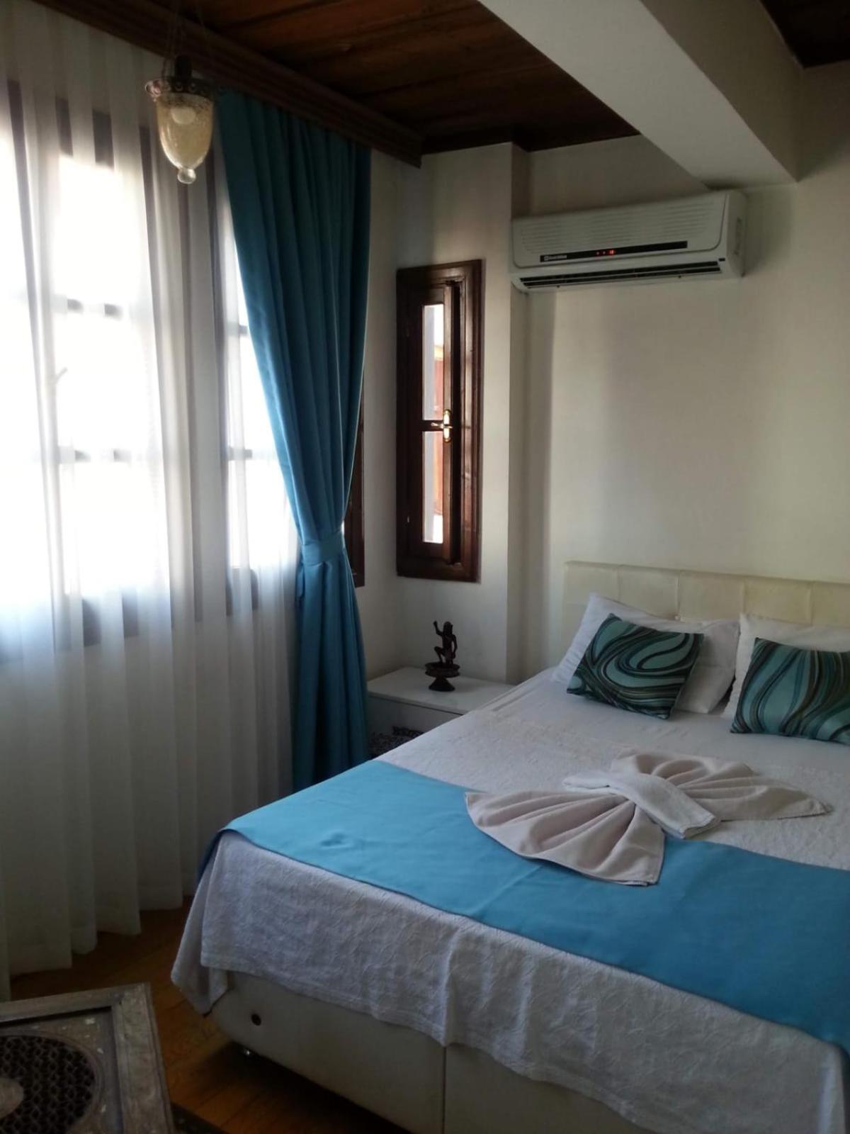Large Double Room photo 1