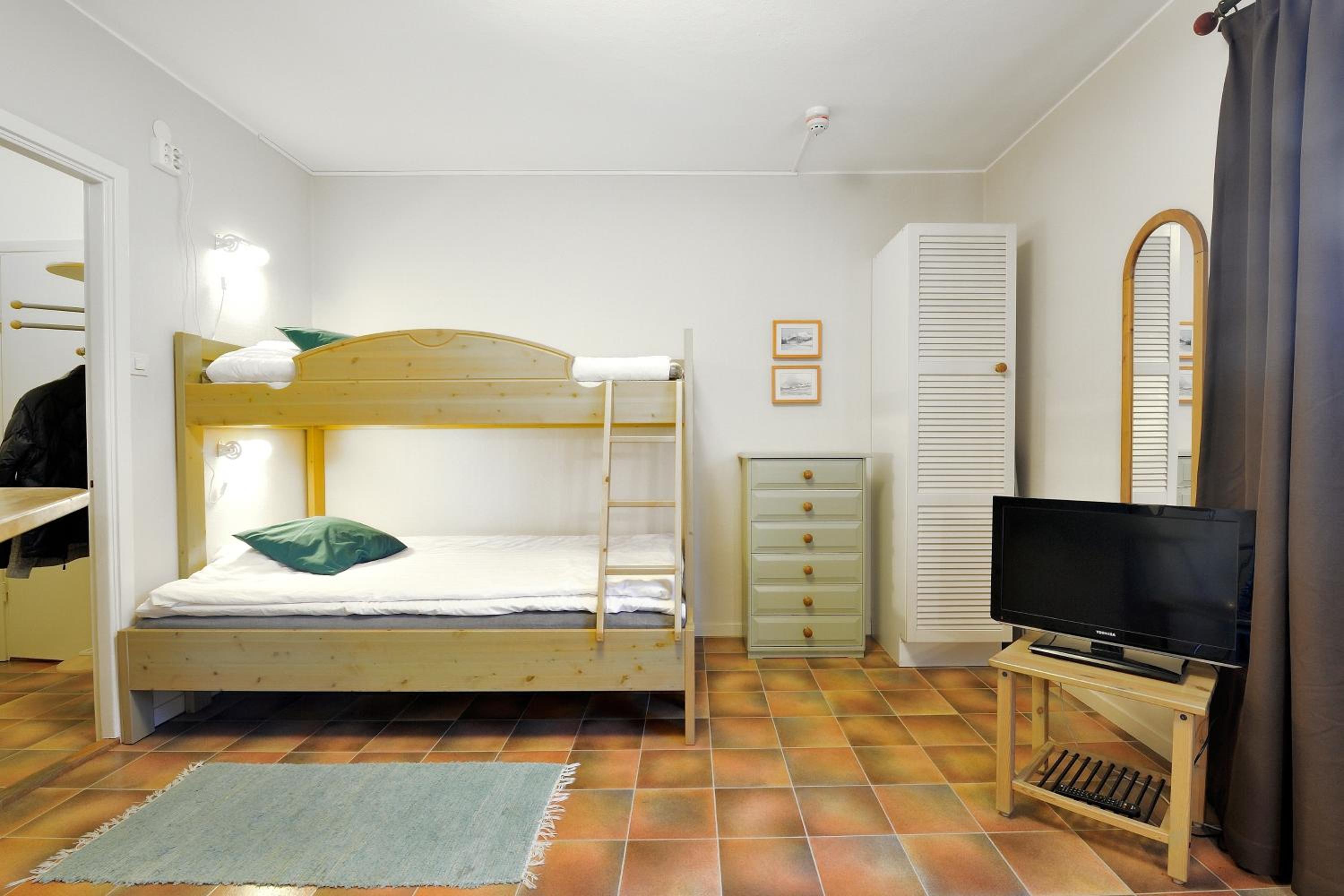 Studio Apartment - Photo 8