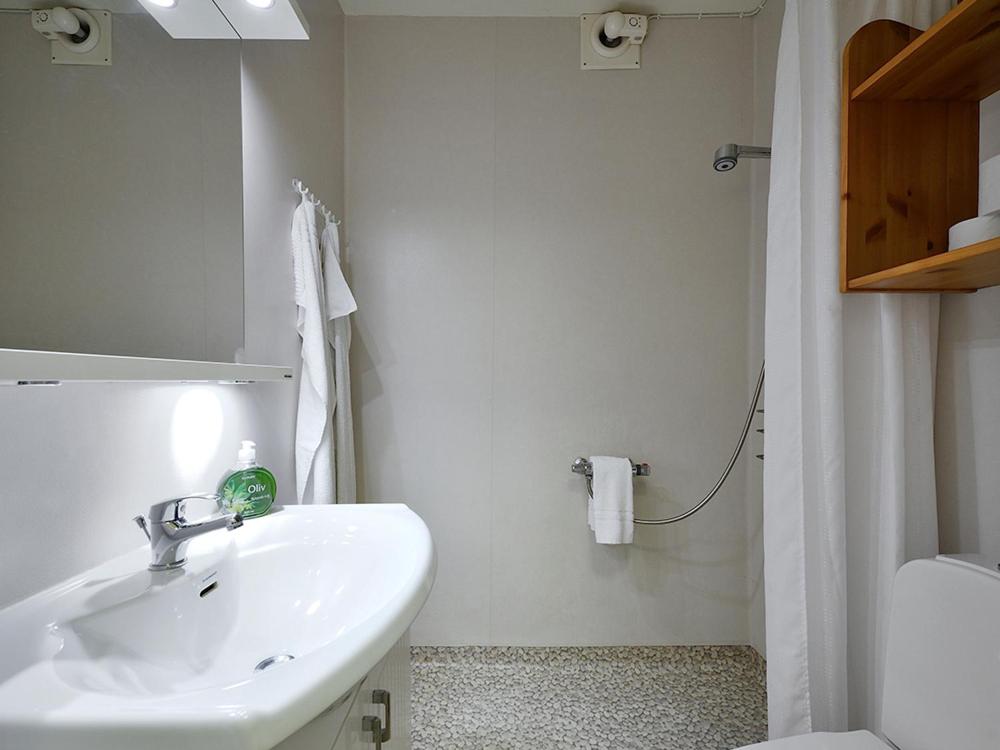 Apartment with Balcony - Photo 5