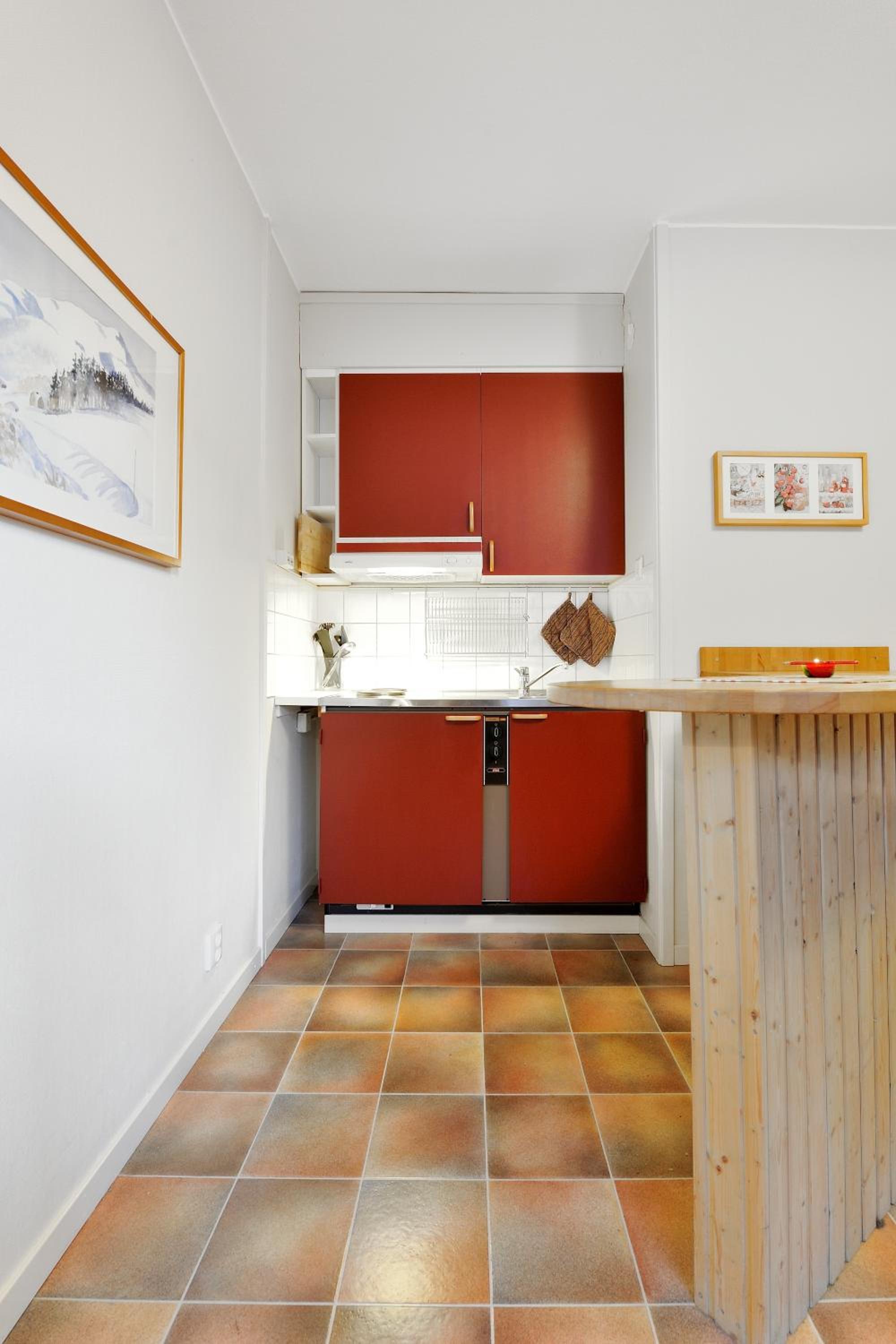 Studio Apartment - Photo 3